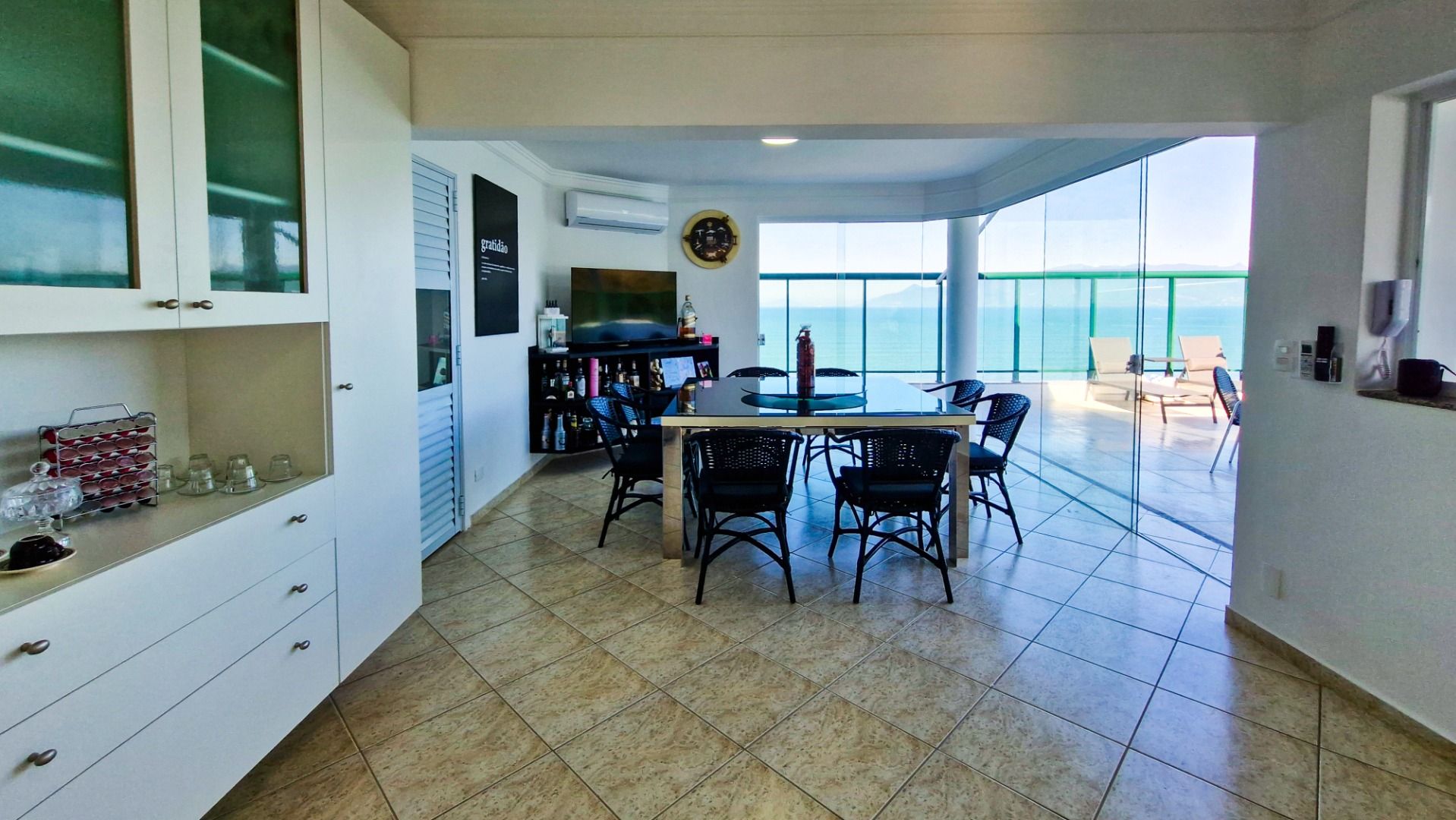 Cobertura Duplex Frente Mar com Vista Panorâmica de 280° e Piscina Privativa em Martim de Sá
