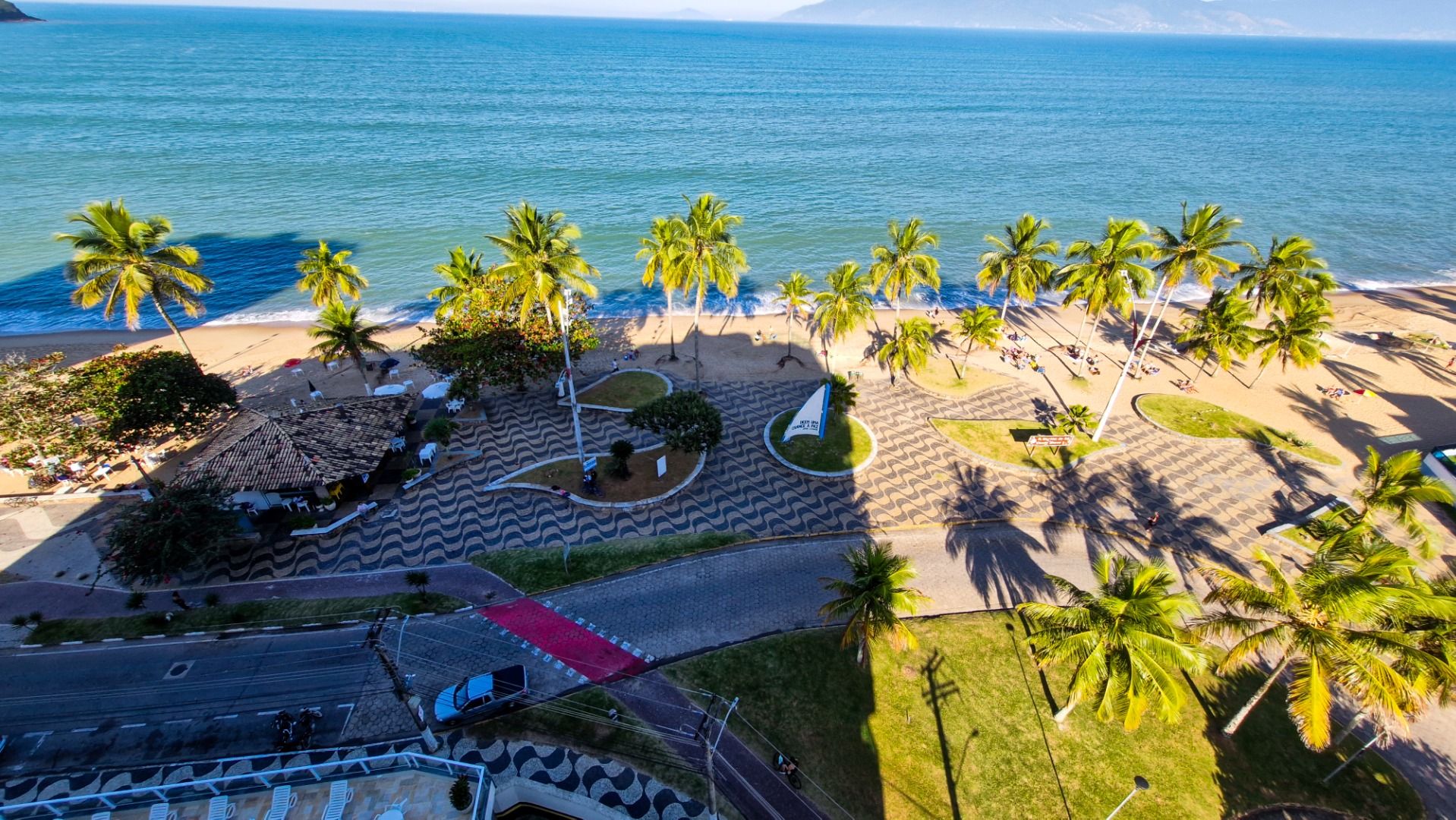 Cobertura Duplex Frente Mar com Vista Panorâmica de 280° e Piscina Privativa em Martim de Sá