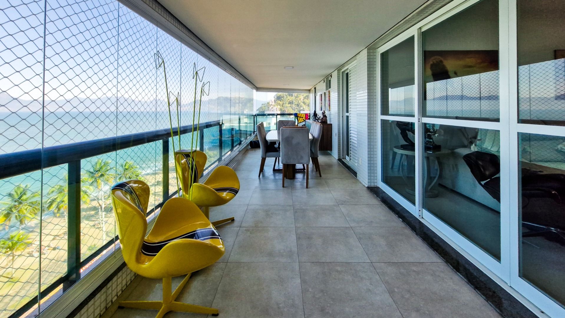 Cobertura Duplex Frente Mar com Vista Panorâmica de 280° e Piscina Privativa em Martim de Sá