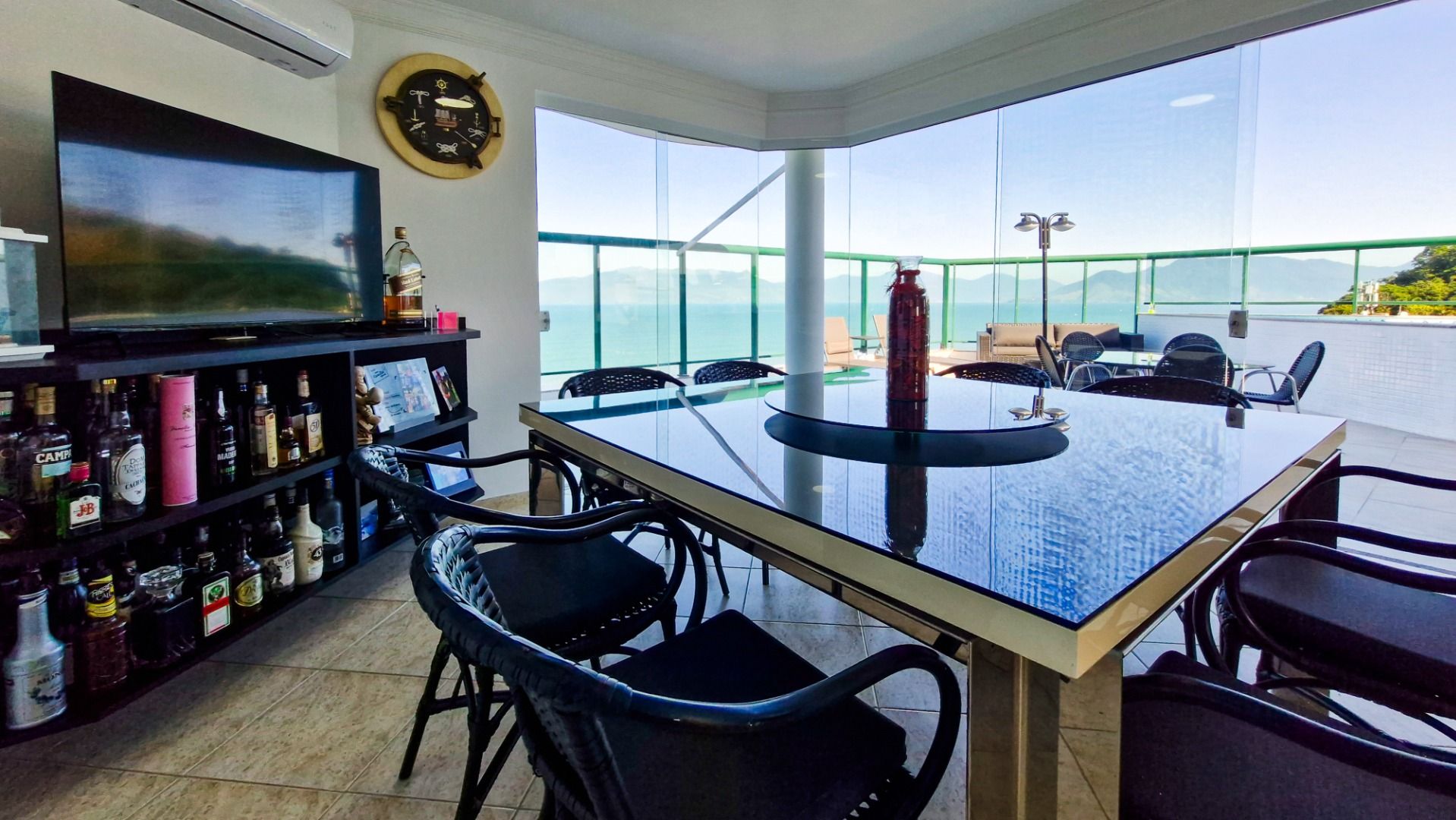 Cobertura Duplex Frente Mar com Vista Panorâmica de 280° e Piscina Privativa em Martim de Sá
