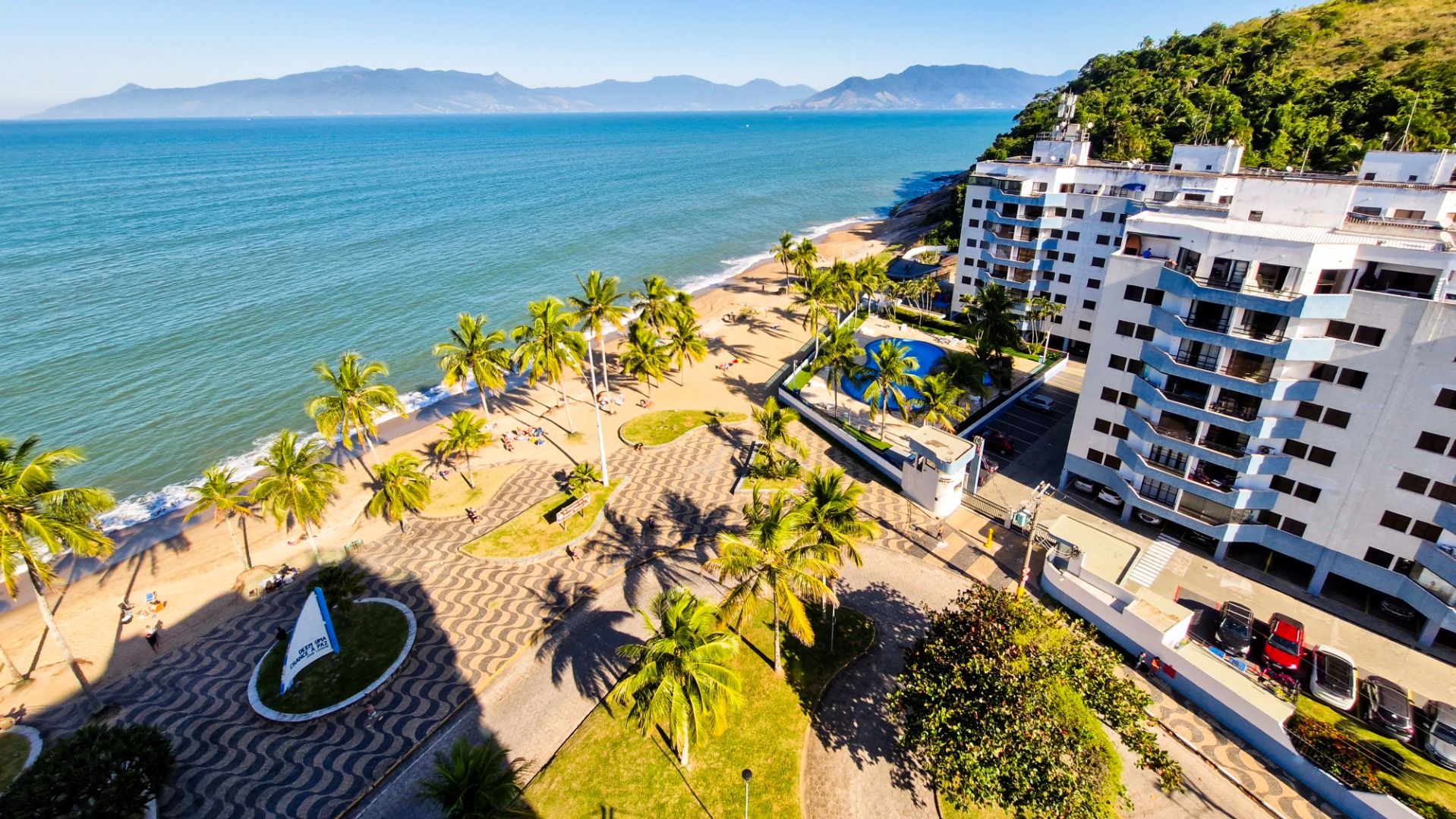 Cobertura Duplex Frente Mar com Vista Panorâmica de 280° e Piscina Privativa em Martim de Sá