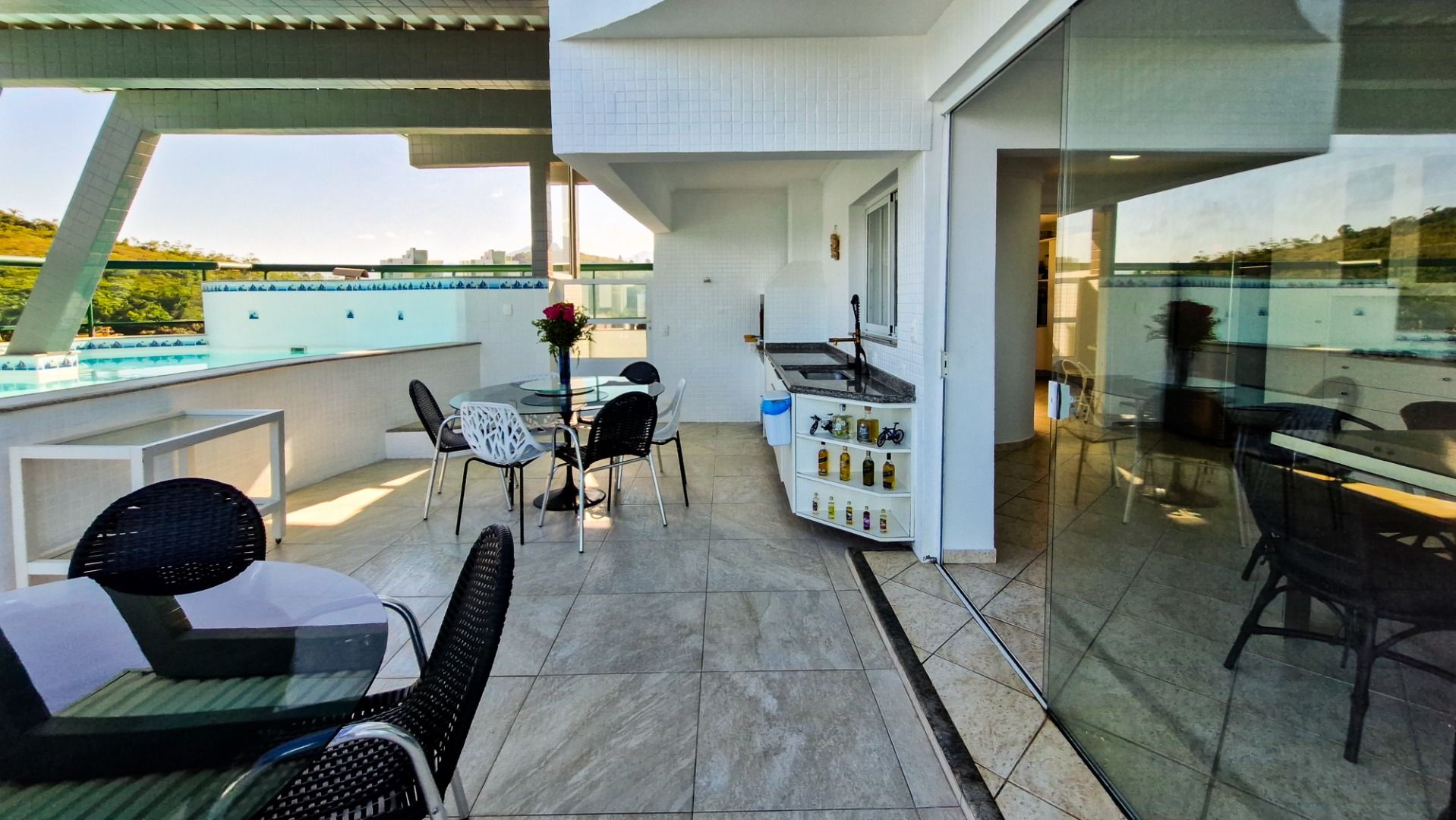 Cobertura Duplex Frente Mar com Vista Panorâmica de 280° e Piscina Privativa em Martim de Sá
