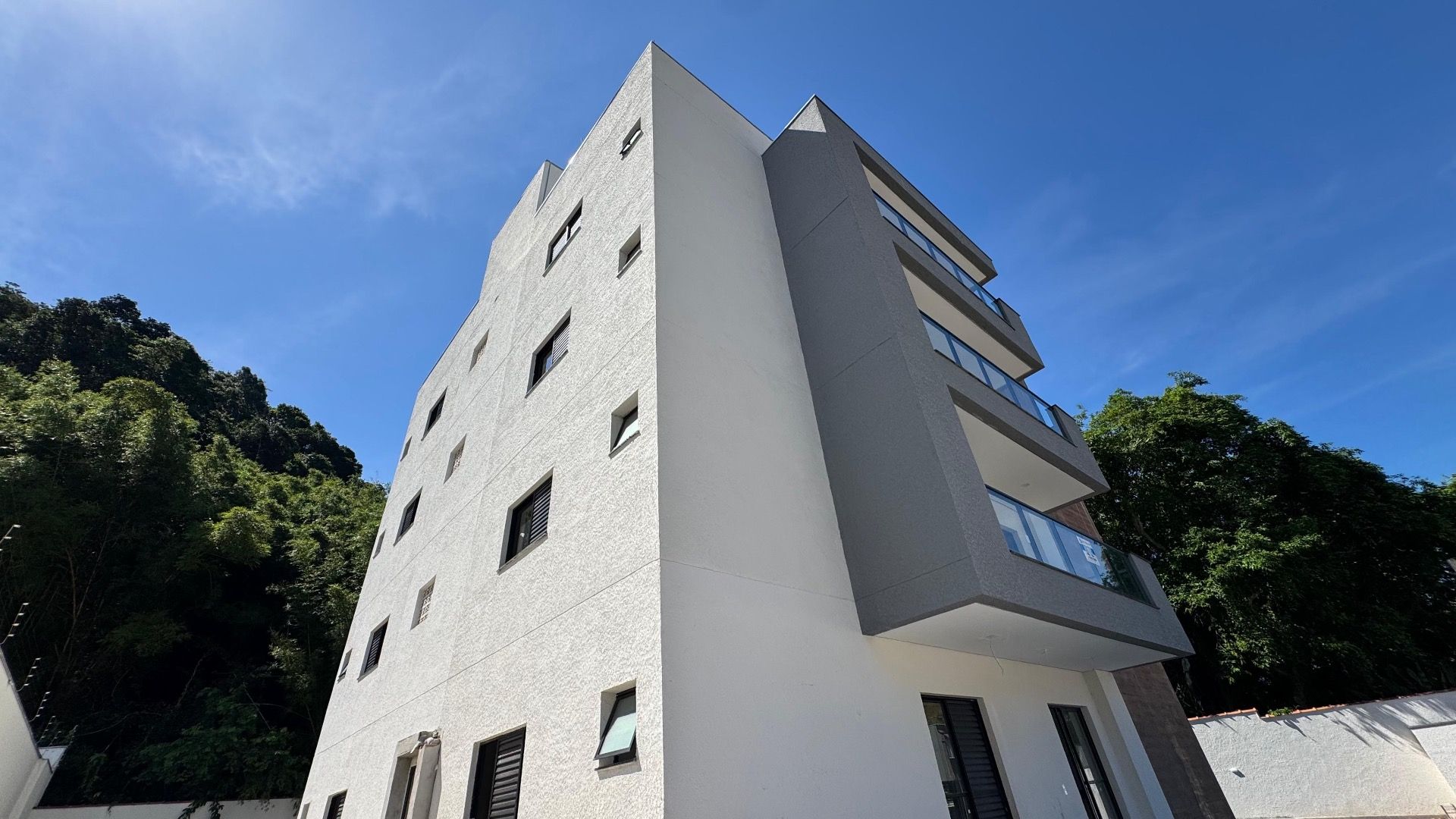 Apartamento Térreo em Prédio Novo no Sumaré