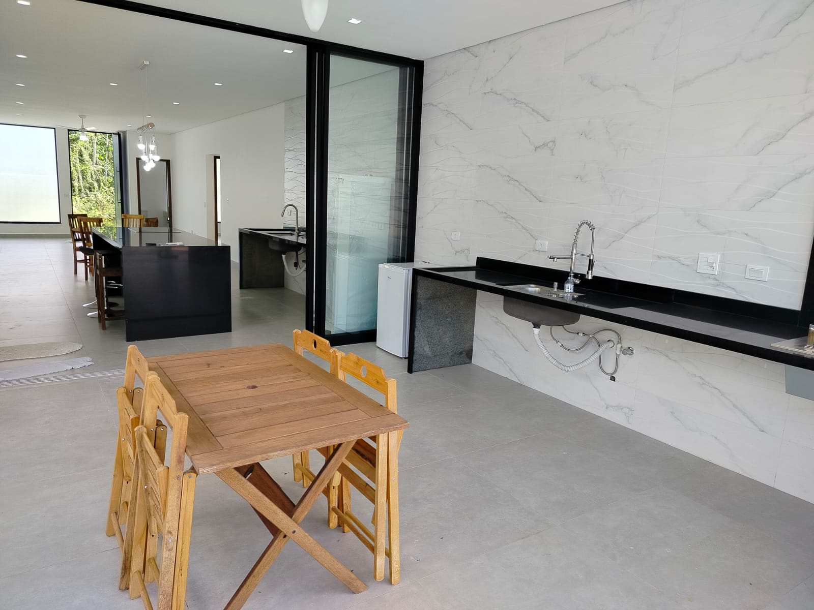 CASA EM CONDOMINIO FECHADO 
