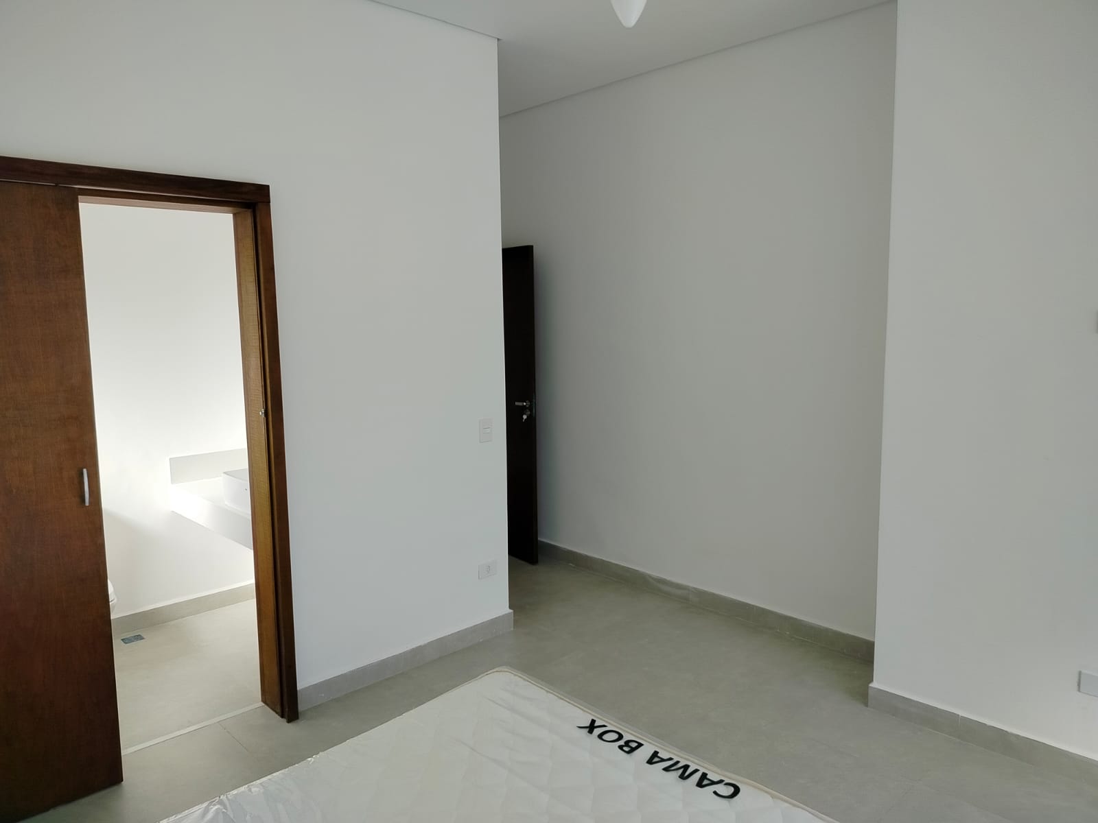 CASA EM CONDOMINIO FECHADO 