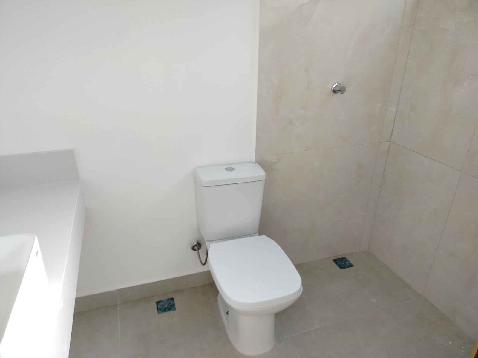 CASA EM CONDOMINIO FECHADO 