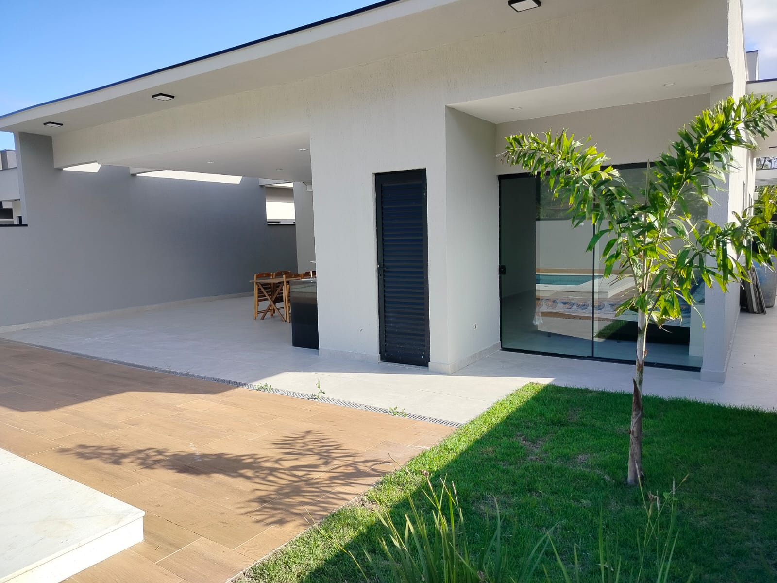 CASA EM CONDOMINIO FECHADO 