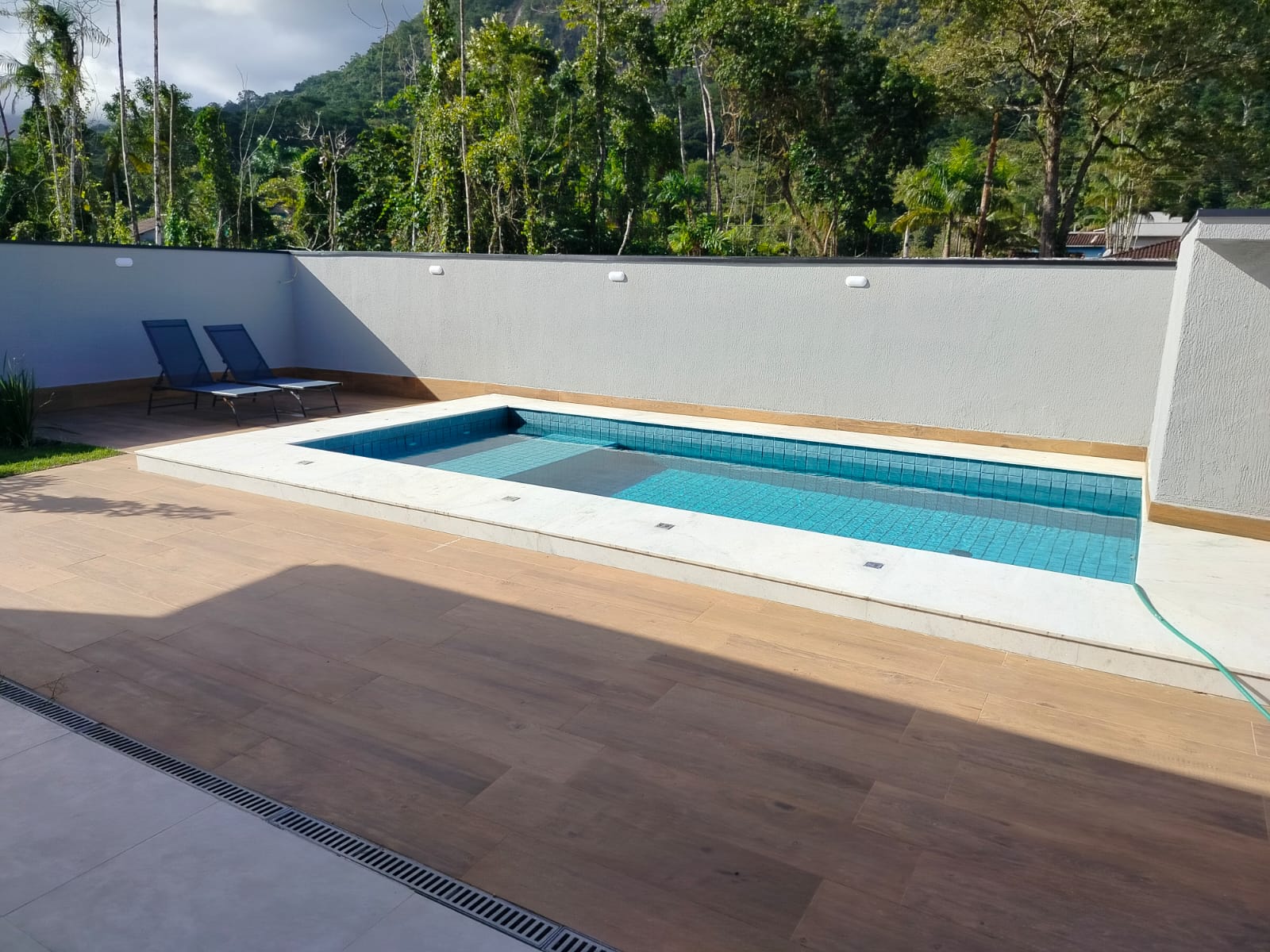 CASA EM CONDOMINIO FECHADO 