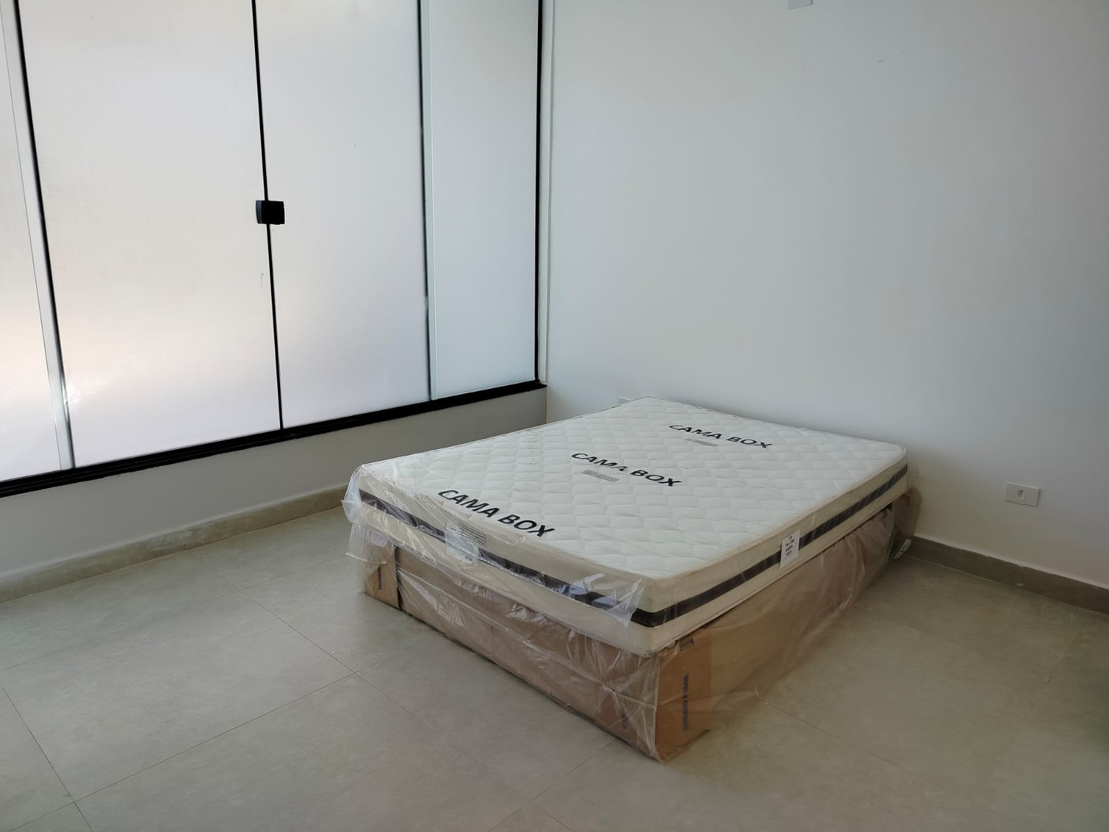 CASA EM CONDOMINIO FECHADO 