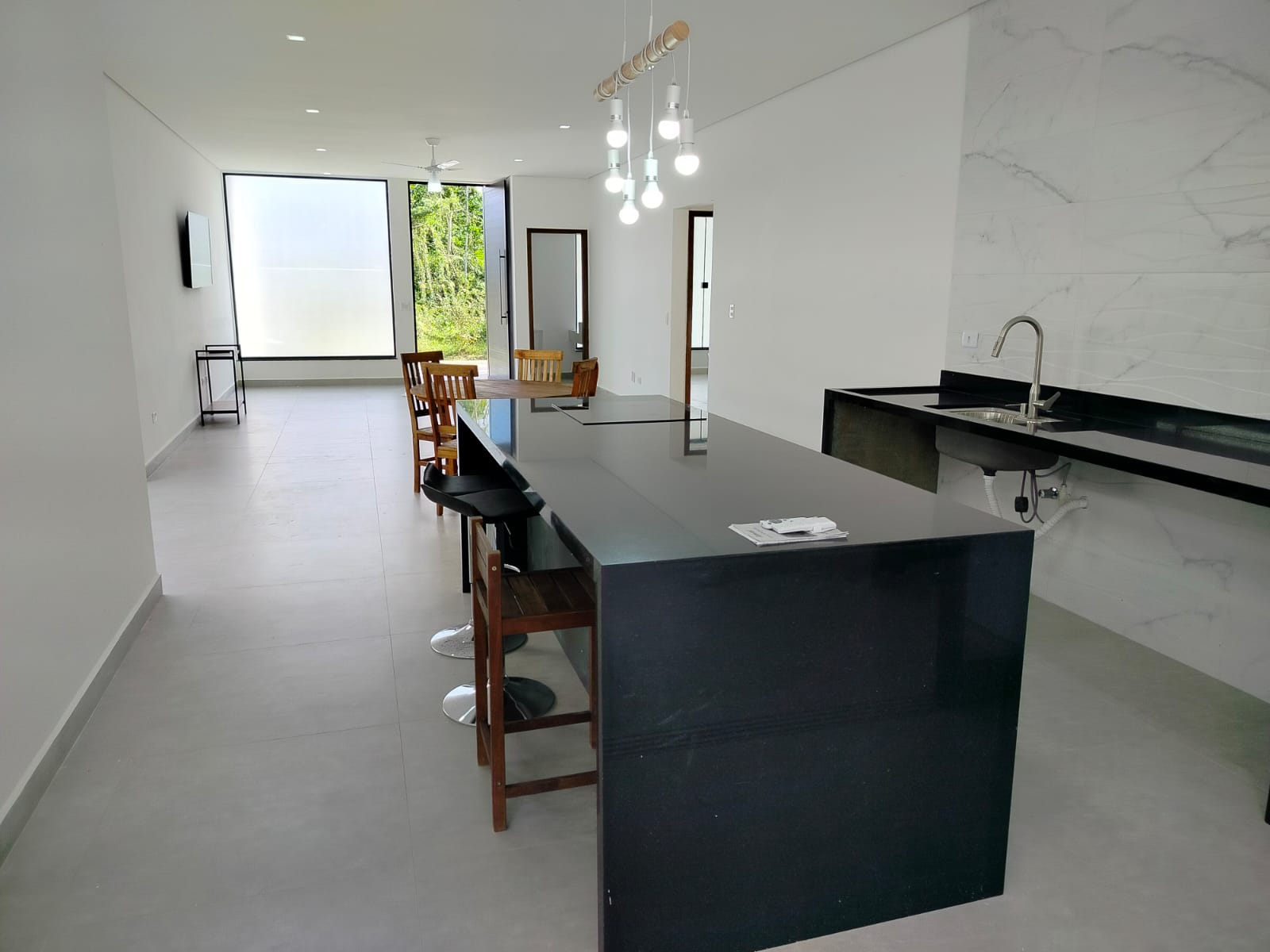 CASA EM CONDOMINIO FECHADO 