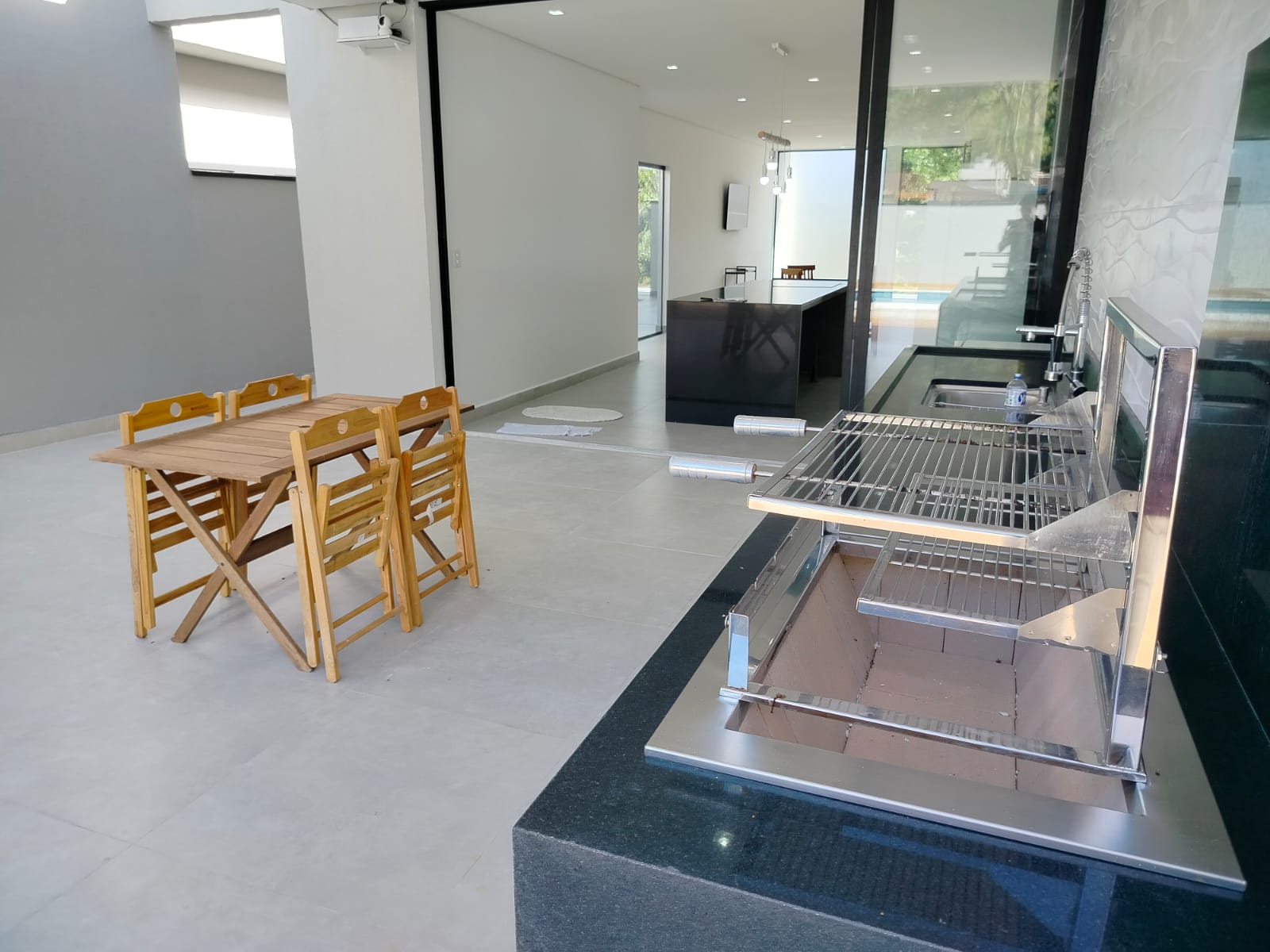 CASA EM CONDOMINIO FECHADO 