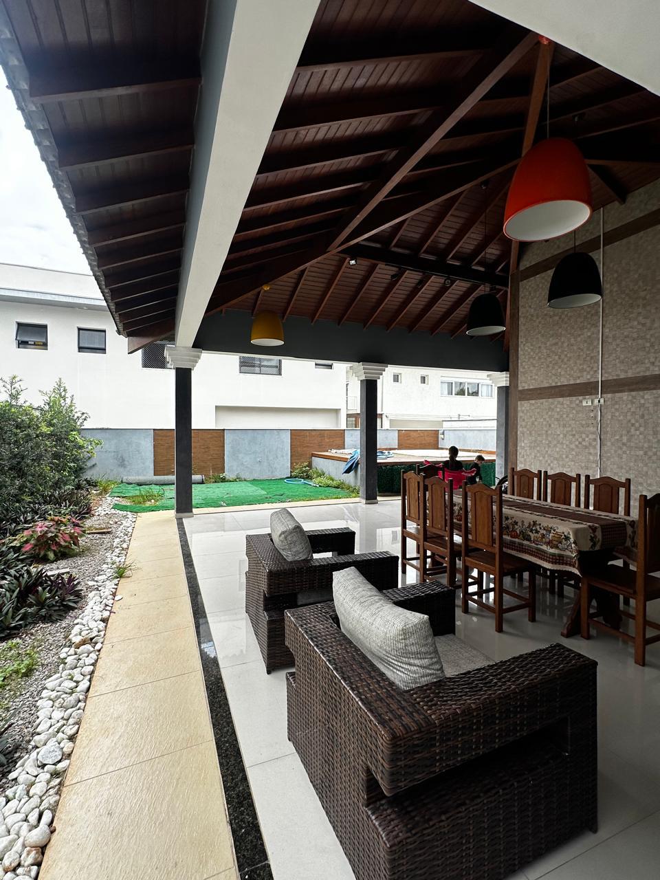Casa com Varanda Gourmet e Jacuzzi