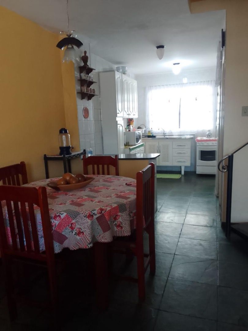 Sobrado Mobiliado em Condomínio Fechado no Martim de Sá