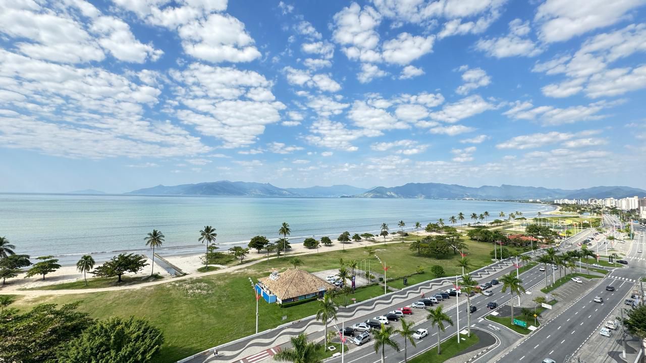 Apartamento Mobiliado e Decorado com Vista Permanente para o Mar no Sunset, Centro