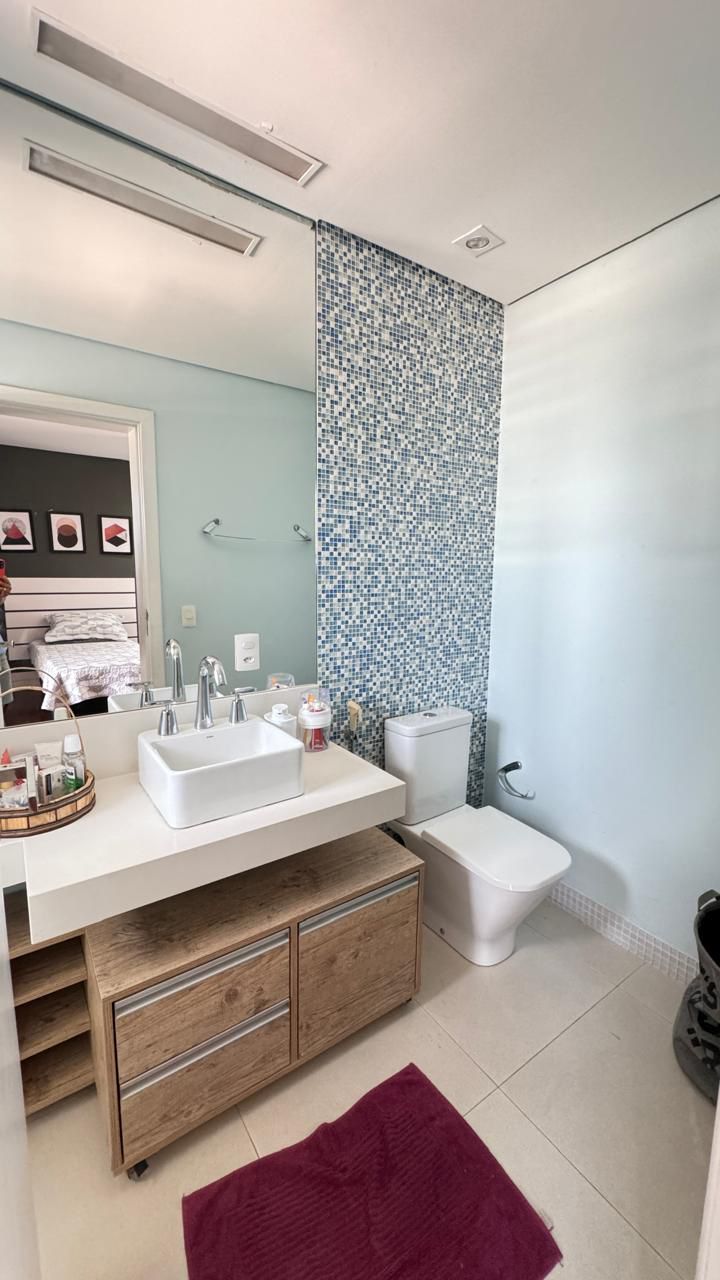 Apartamento Mobiliado e Decorado com Vista Permanente para o Mar no Sunset, Centro