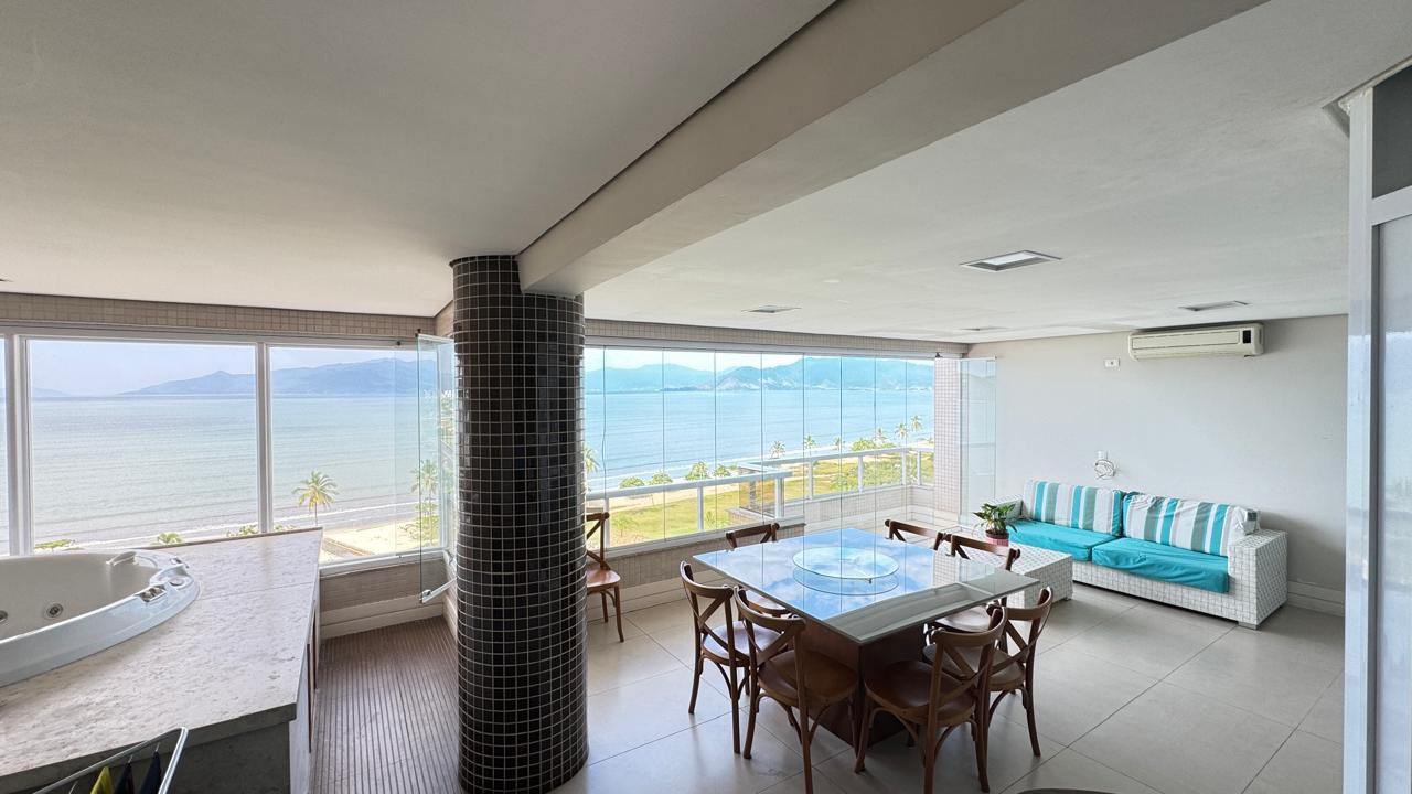 Apartamento Mobiliado e Decorado com Vista Permanente para o Mar no Sunset, Centro