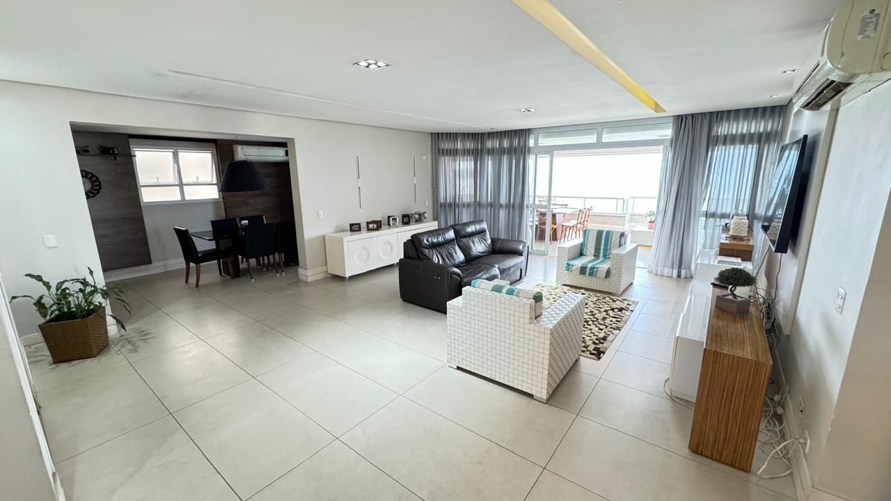 Apartamento Mobiliado e Decorado com Vista Permanente para o Mar no Sunset, Centro