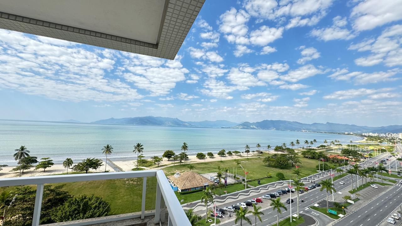 Apartamento Mobiliado e Decorado com Vista Permanente para o Mar no Sunset, Centro