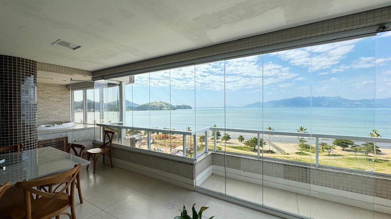 Apartamento Mobiliado e Decorado com Vista Permanente para o Mar no Sunset, Centro