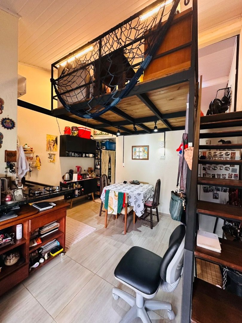 Casa Duplex em Condomínio Fechado no Capricórnio I