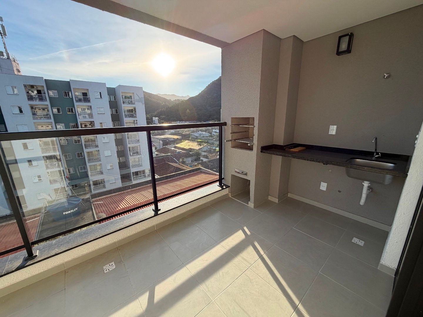 🌊 Apartamento NOVO com Vista Mar no Coração de Caraguá! 🔑✨