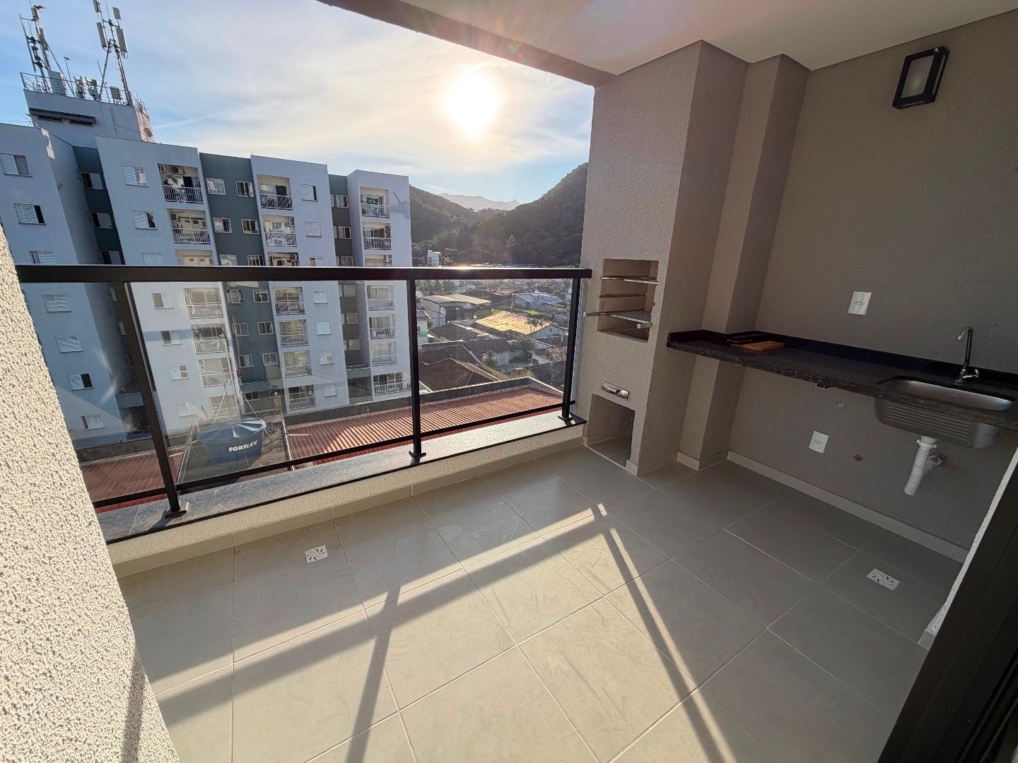 🌊 Apartamento NOVO com Vista Mar no Coração de Caraguá! 🔑✨