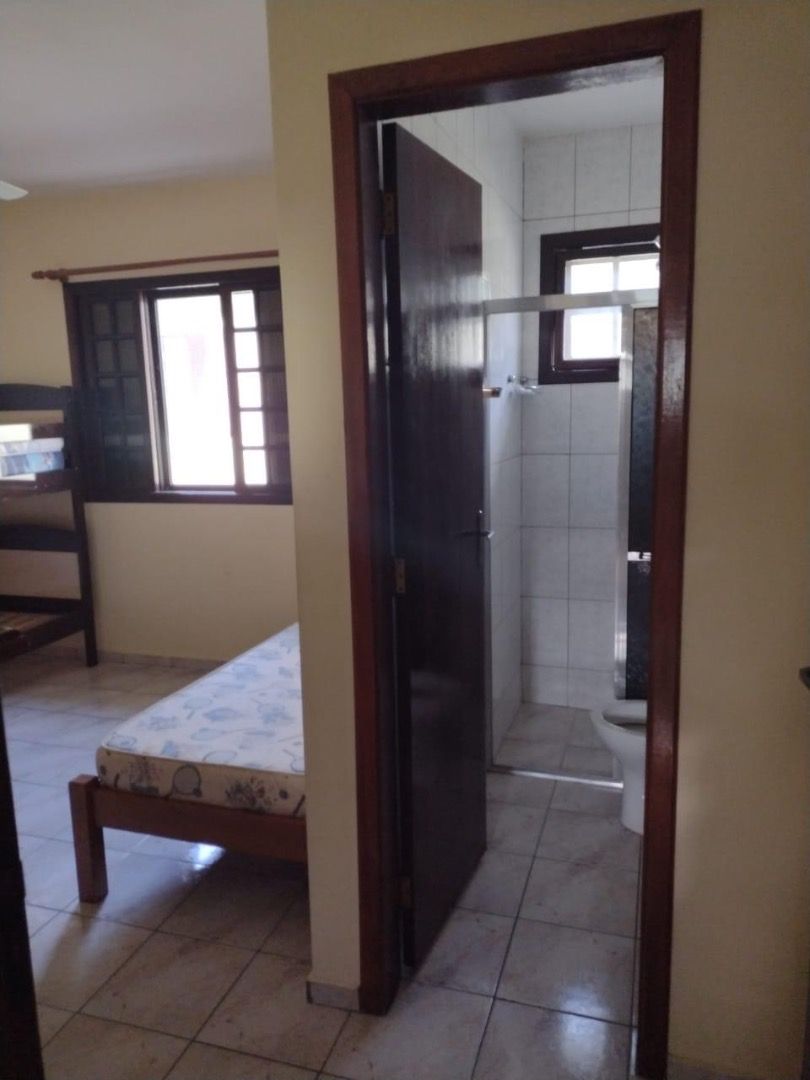 Sobrado Mobiliado em Condomínio no Martim de Sá com Churrasqueira Privativa