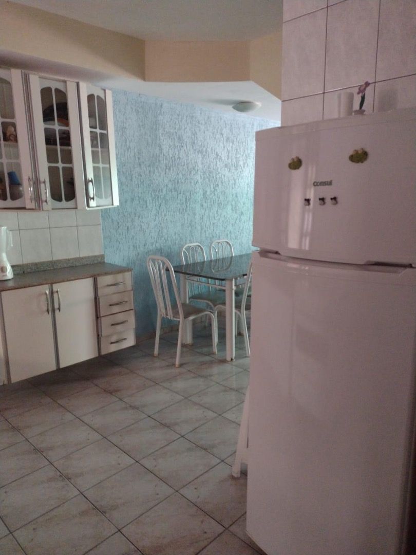 Sobrado Mobiliado em Condomínio no Martim de Sá com Churrasqueira Privativa