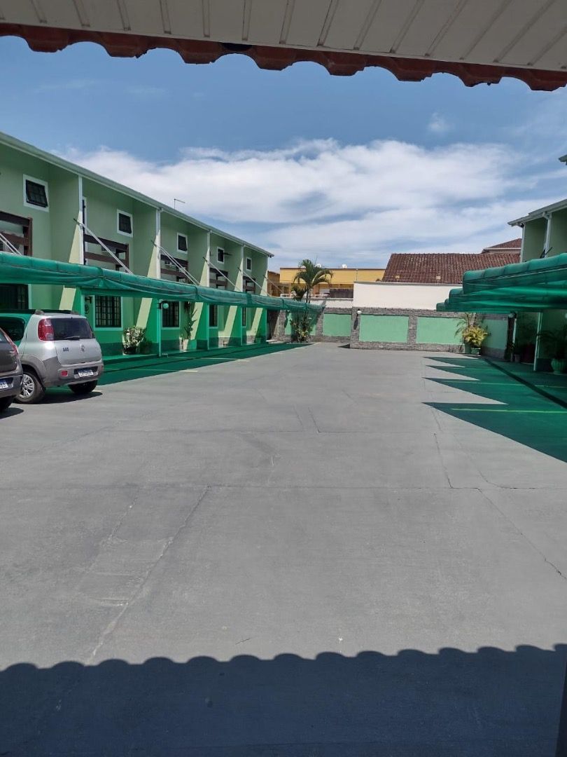 Sobrado Mobiliado em Condomínio no Martim de Sá com Churrasqueira Privativa