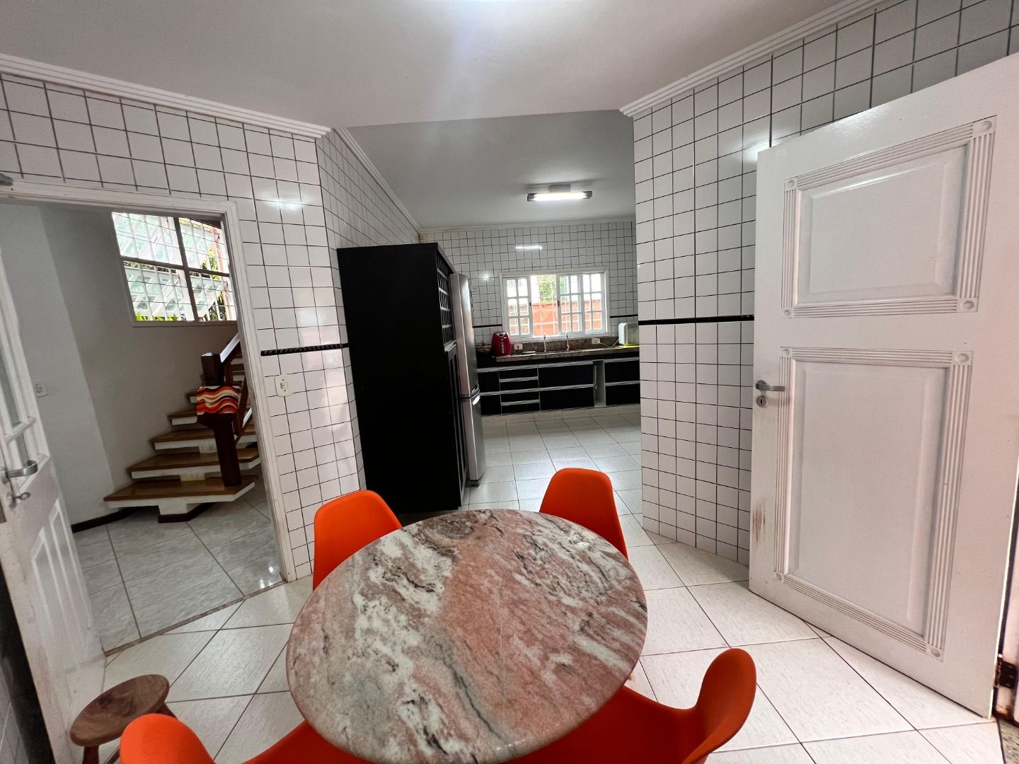 Sobrado com 3 Suítes no Condomínio Recanto Sandra, Martim de Sá