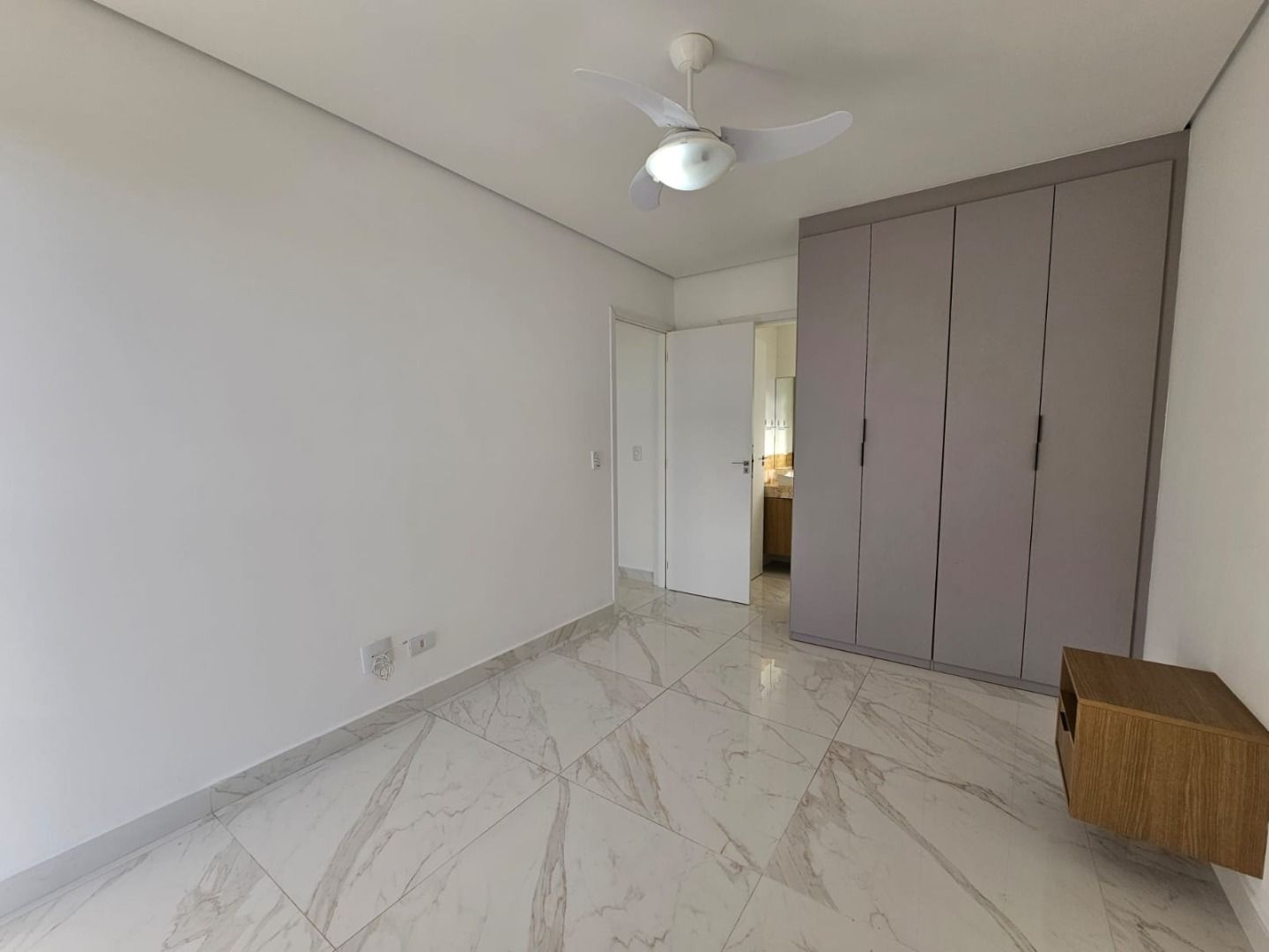 Apartamento com Vista para o Mar no Edifício Eurus, Indaiá