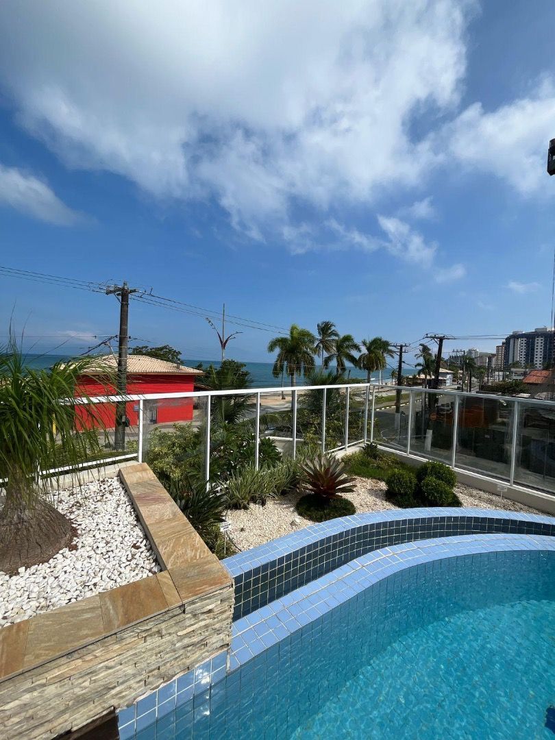 Apartamento Frente Mar com Varanda Gourmet no Martim de Sá