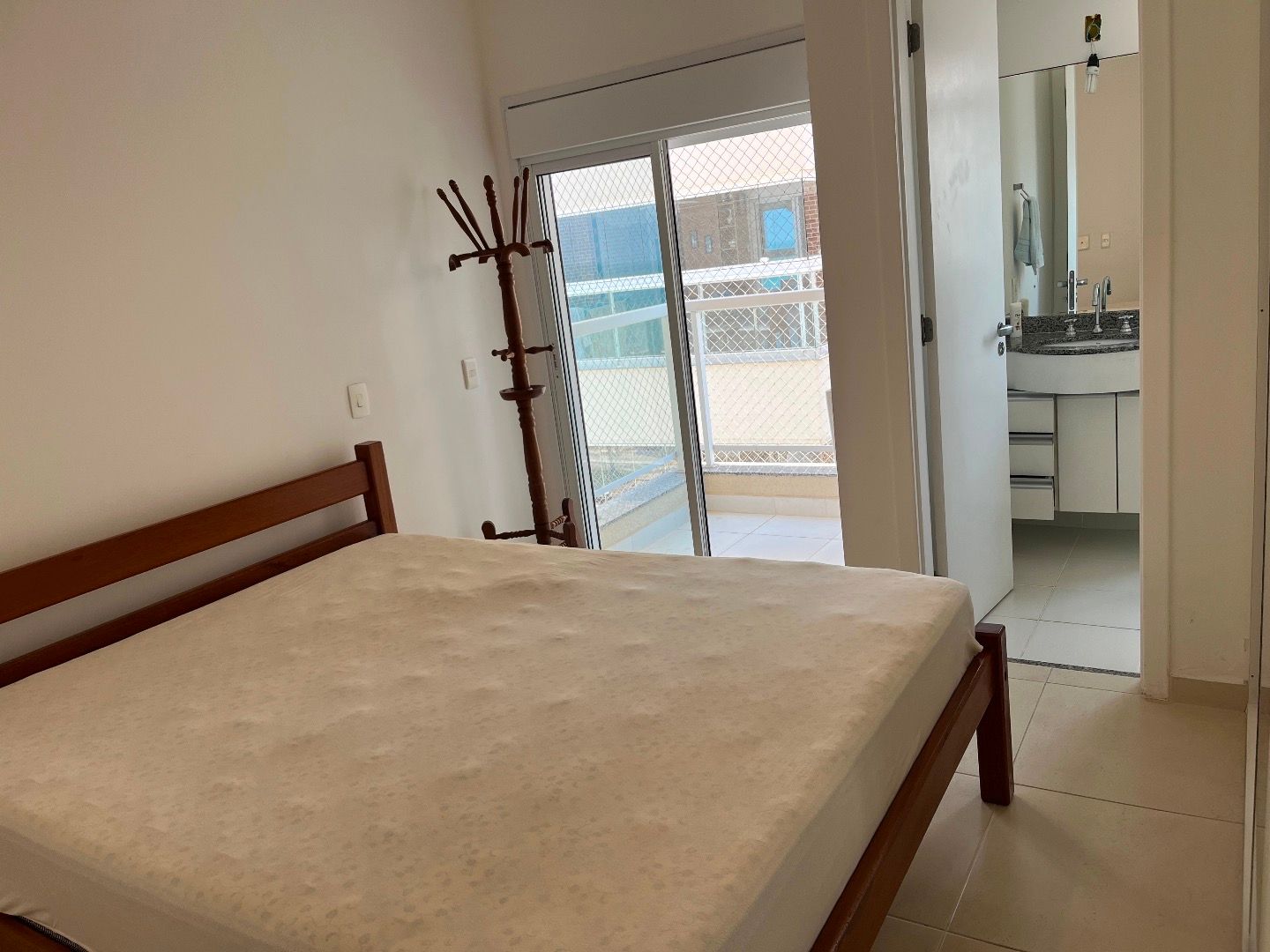 Apartamento Frente Mar com Varanda Gourmet no Martim de Sá