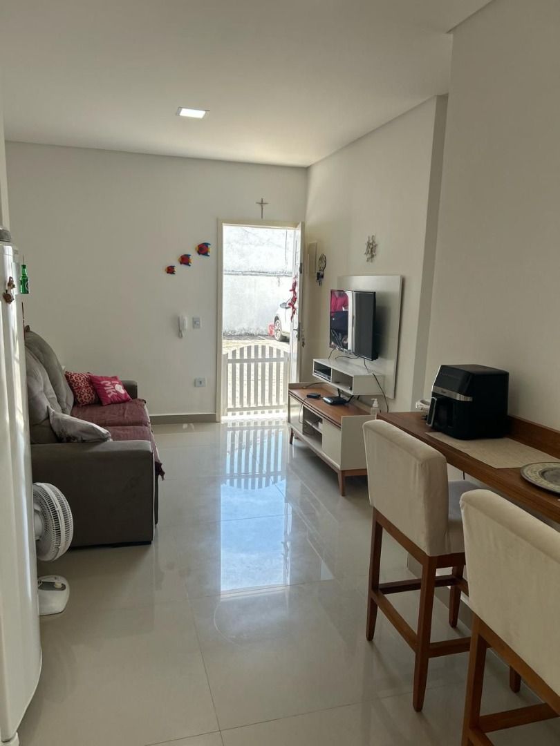 Casa Mobiliada com Área Gourmet em Condomínio no Massaguaçu
