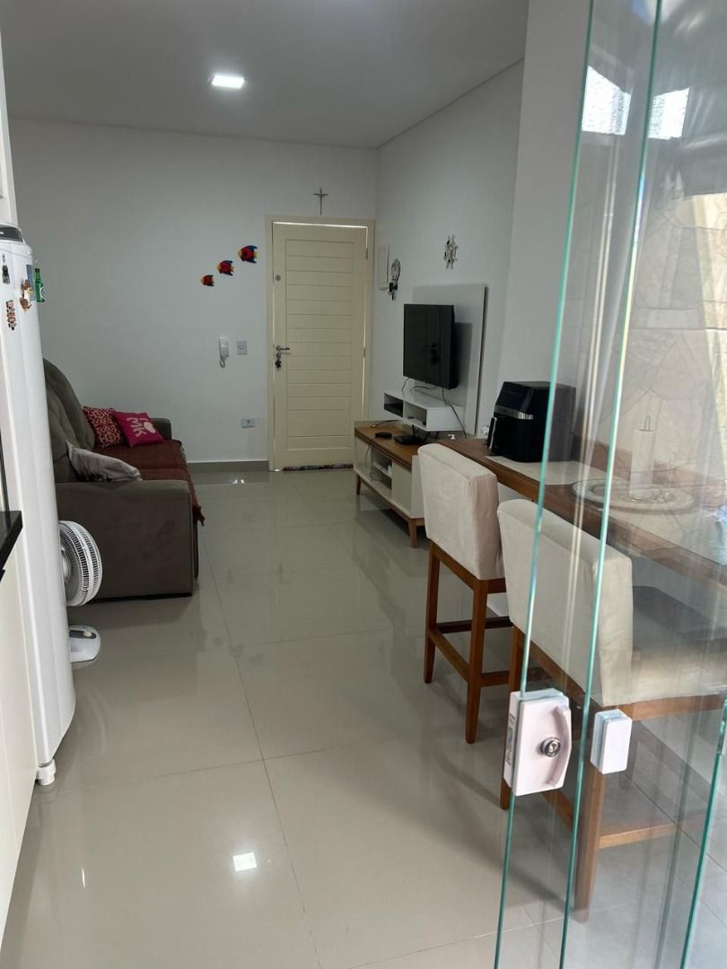 Casa Mobiliada com Área Gourmet em Condomínio no Massaguaçu