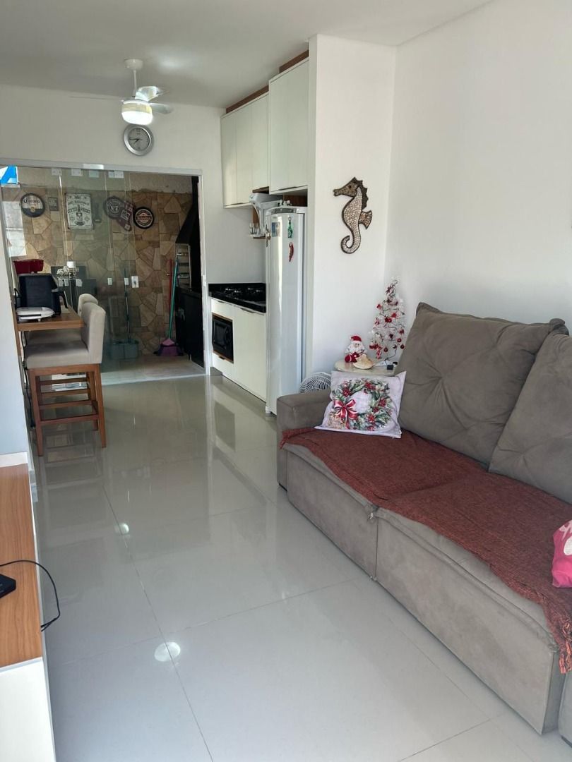 Casa Mobiliada com Área Gourmet em Condomínio no Massaguaçu