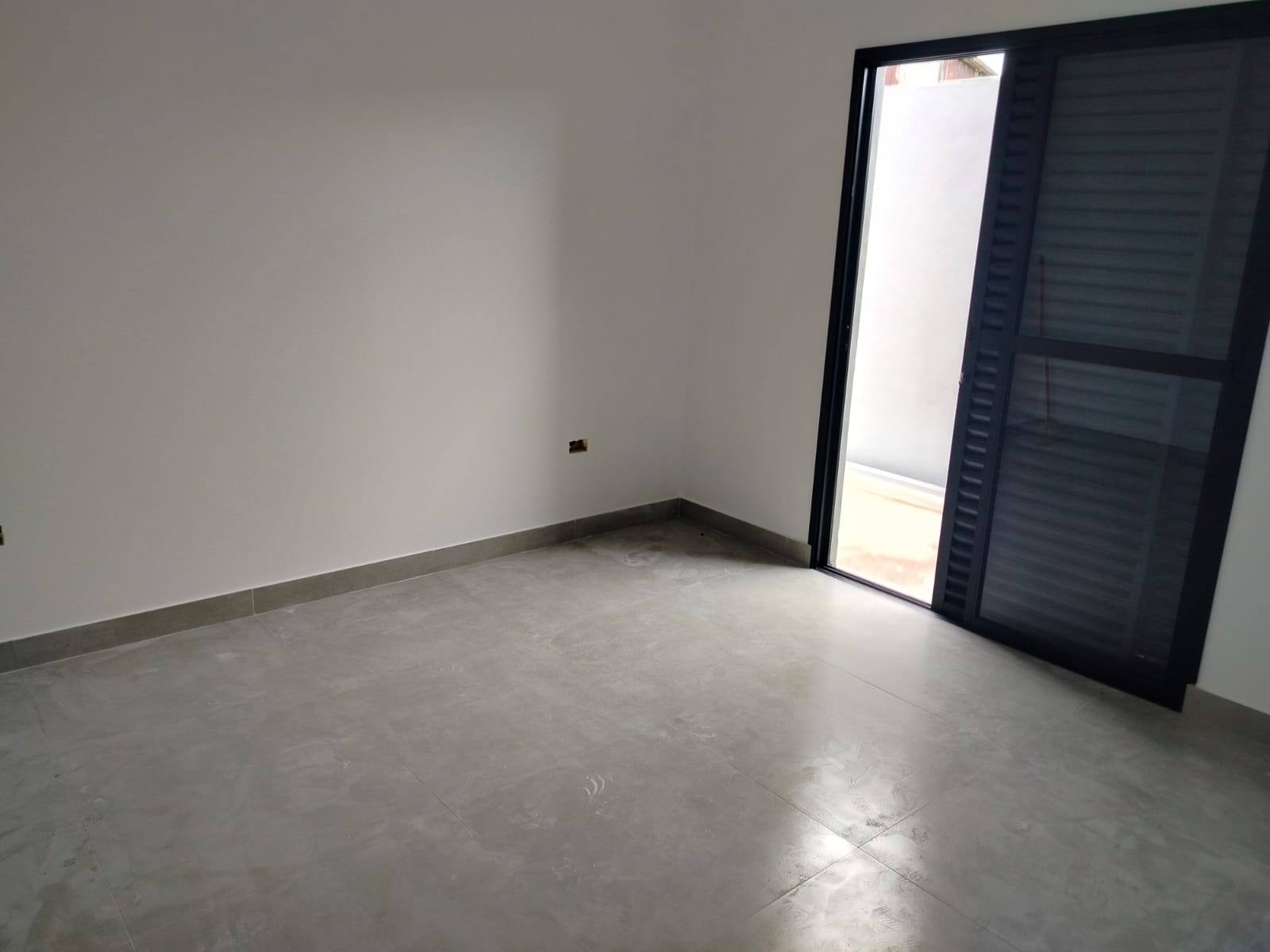 Casa Nova com Suíte no Balneário dos Golfinhos