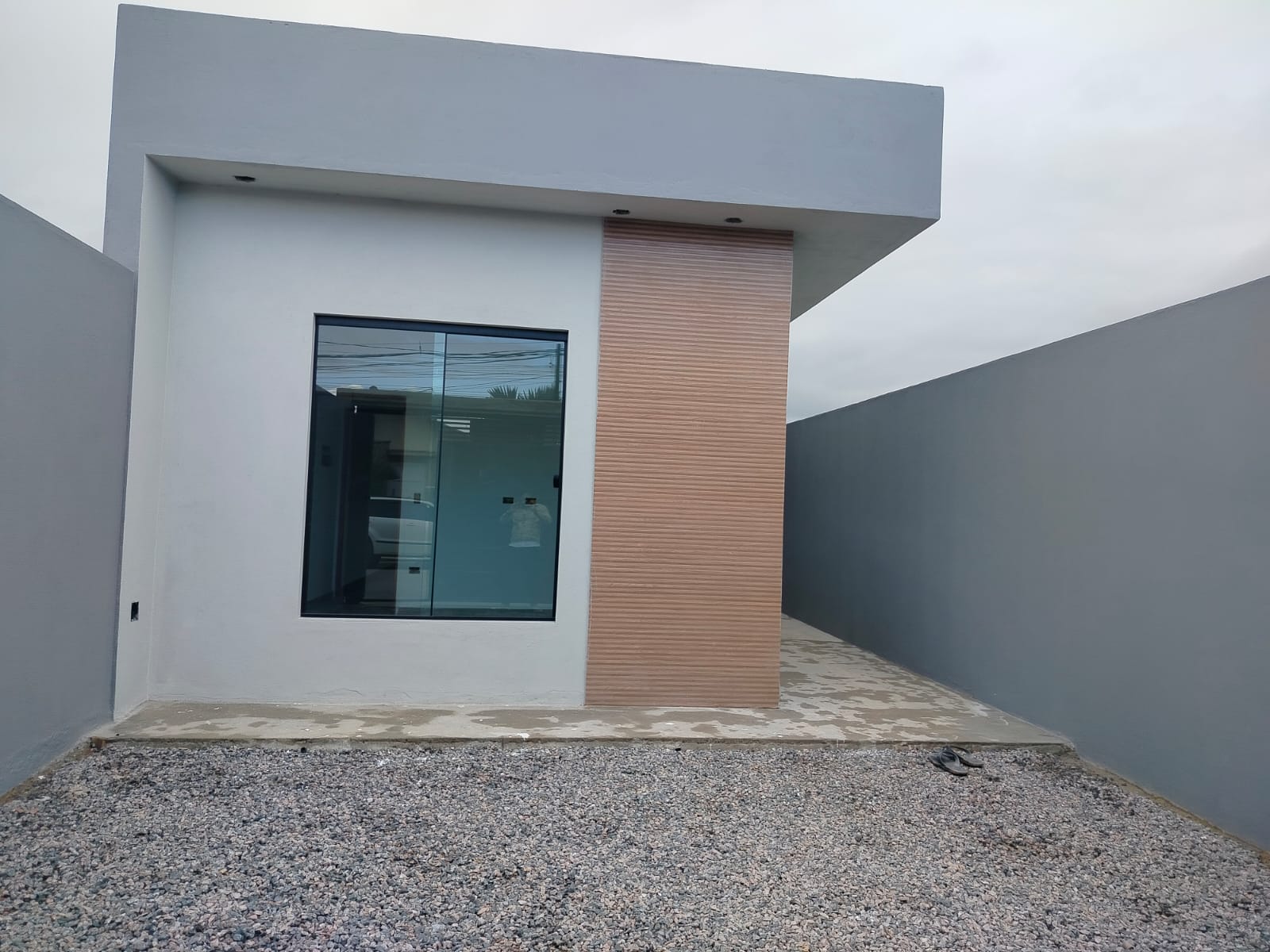 Casa Nova com Suíte no Balneário dos Golfinhos