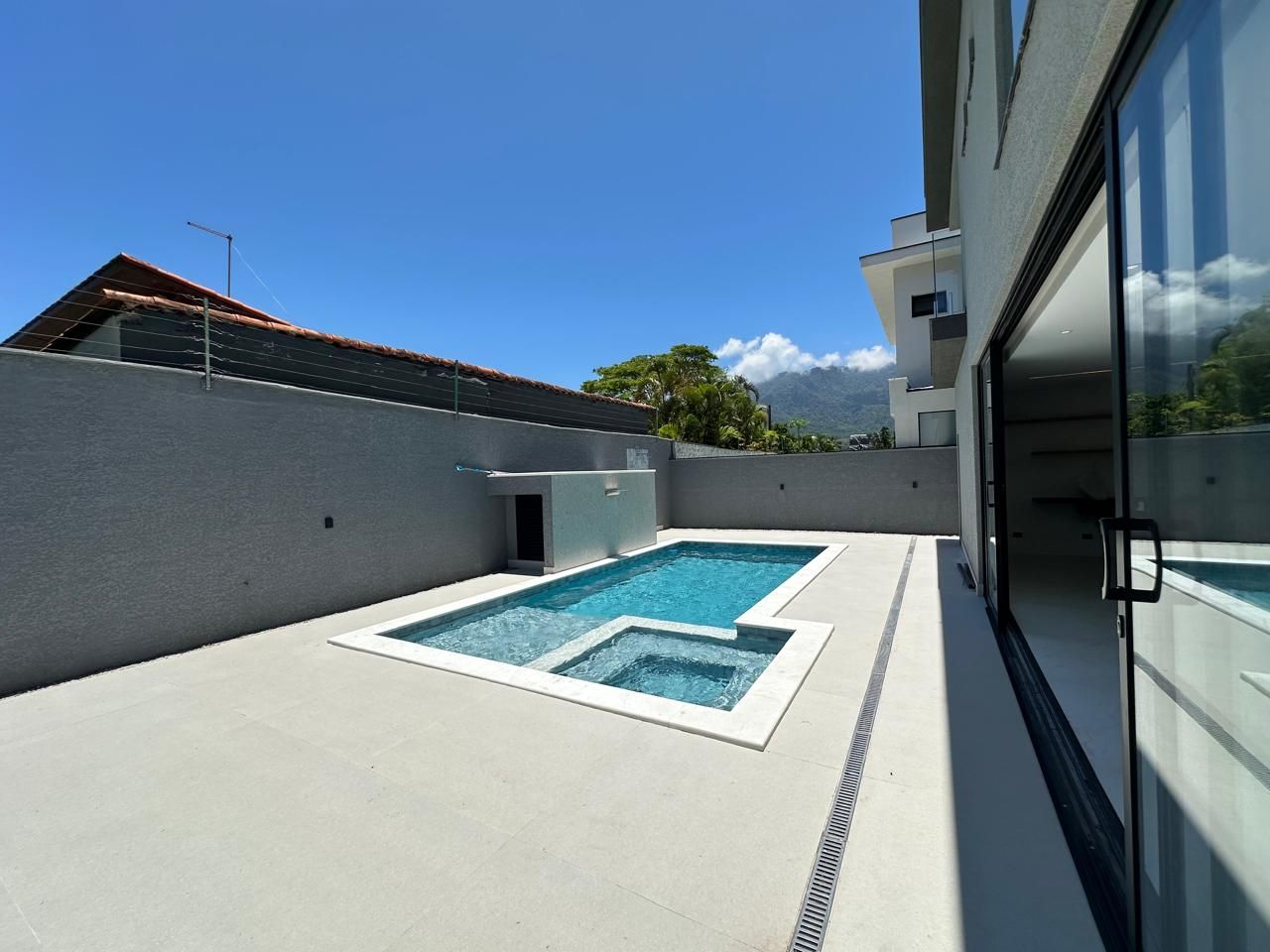 Sobrado Alto Padrão com Vista para o Mar no Costa Nova Residencial Club