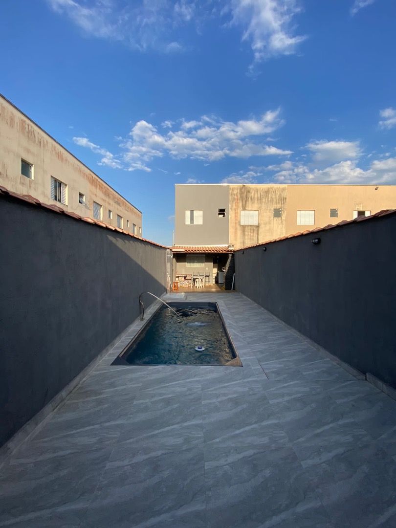 Sobrado com Piscina Privativa e Vista para as Montanhas no Recanto do Sol
