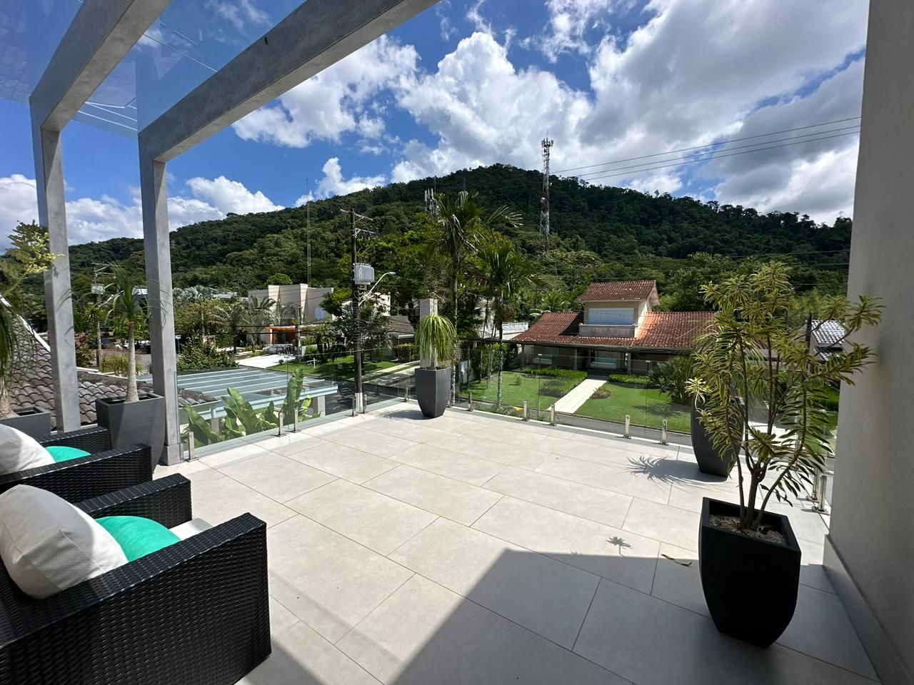 Mansão de Alto Padrão com Sete Suítes e Vista para o Campo de Golfe no Costa Verde, Tabatinga
