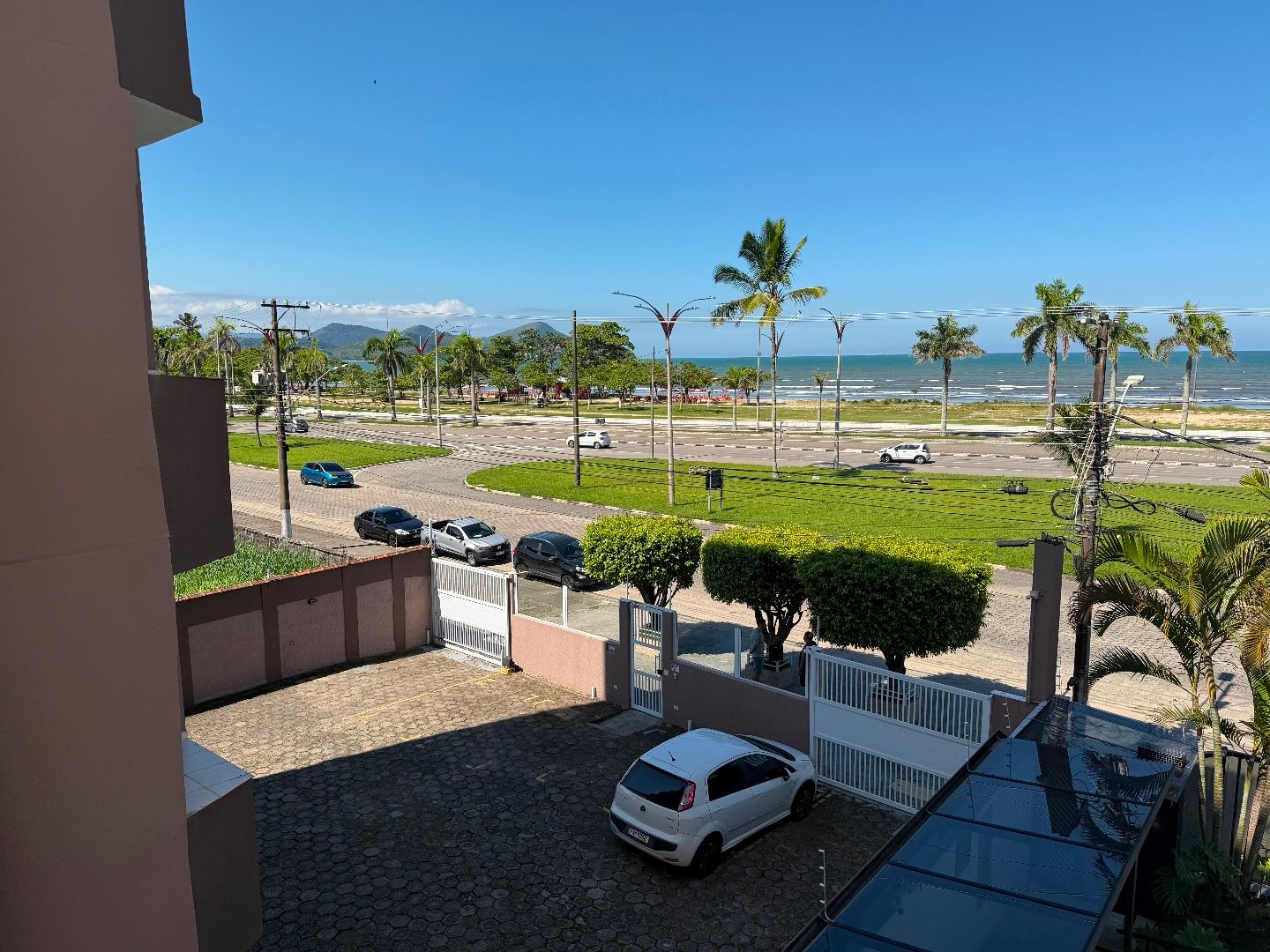 Apartamento Frente Mar com Vista em Todos os Ambientes no Indaiá
