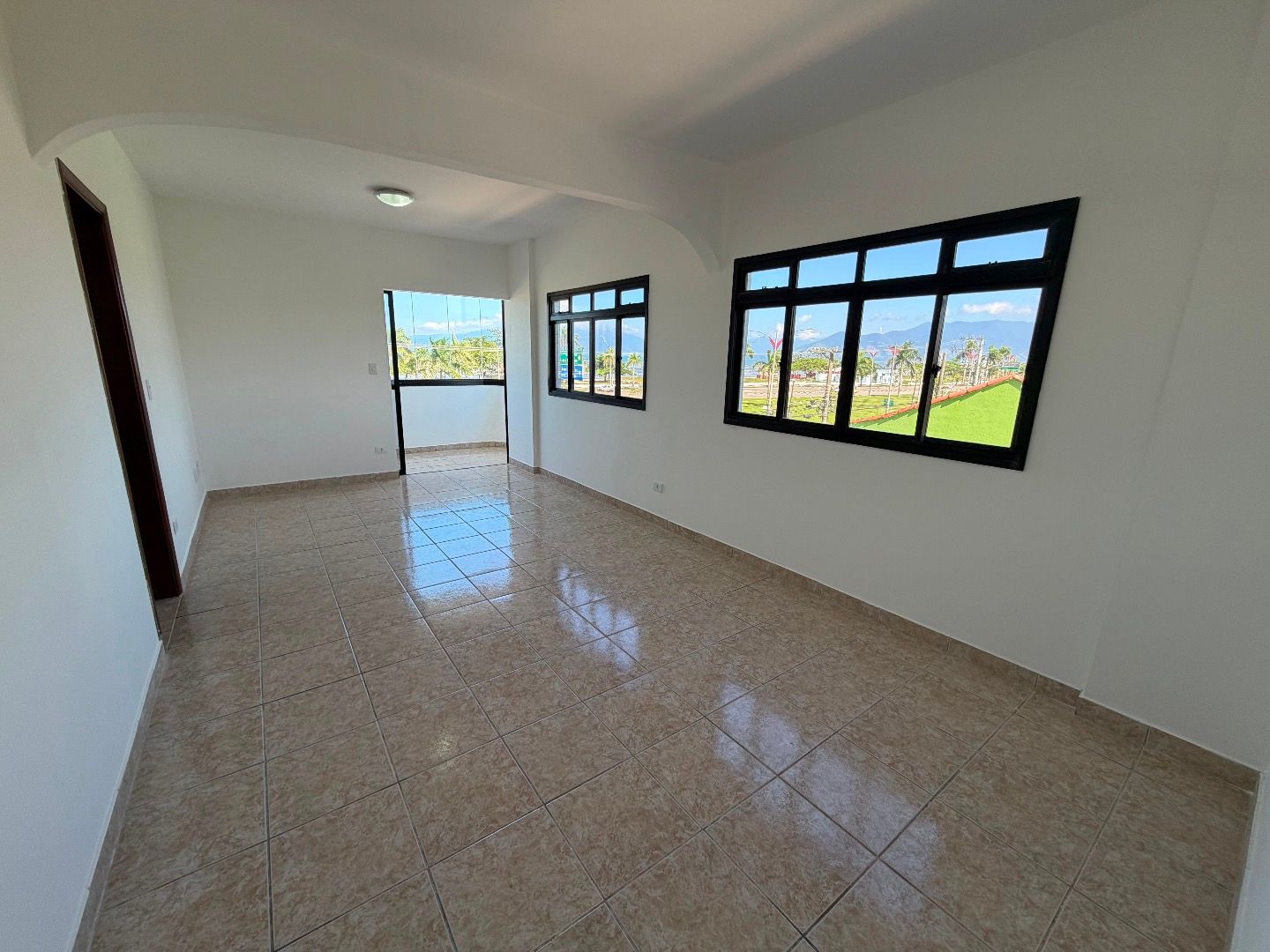 Apartamento Frente Mar com Vista em Todos os Ambientes no Indaiá