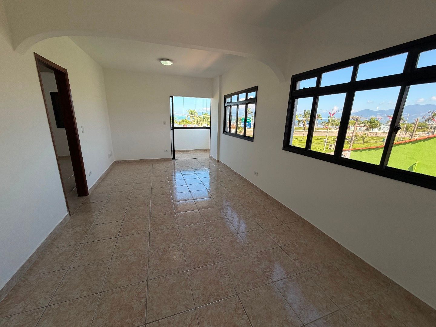Apartamento Frente Mar com Vista em Todos os Ambientes no Indaiá