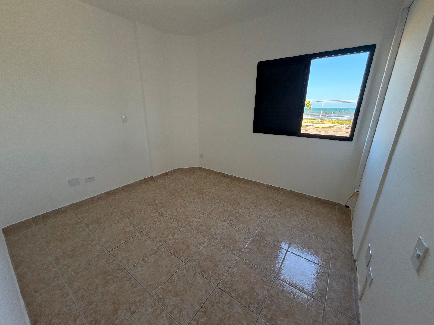 Apartamento Frente Mar com Vista em Todos os Ambientes no Indaiá