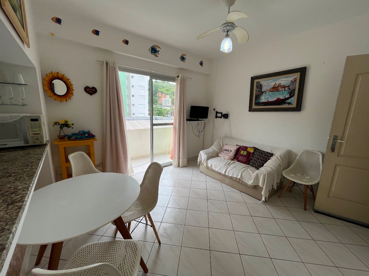 Flat Mobiliado a 40m da Praia na Prainha, Condominio Malibu