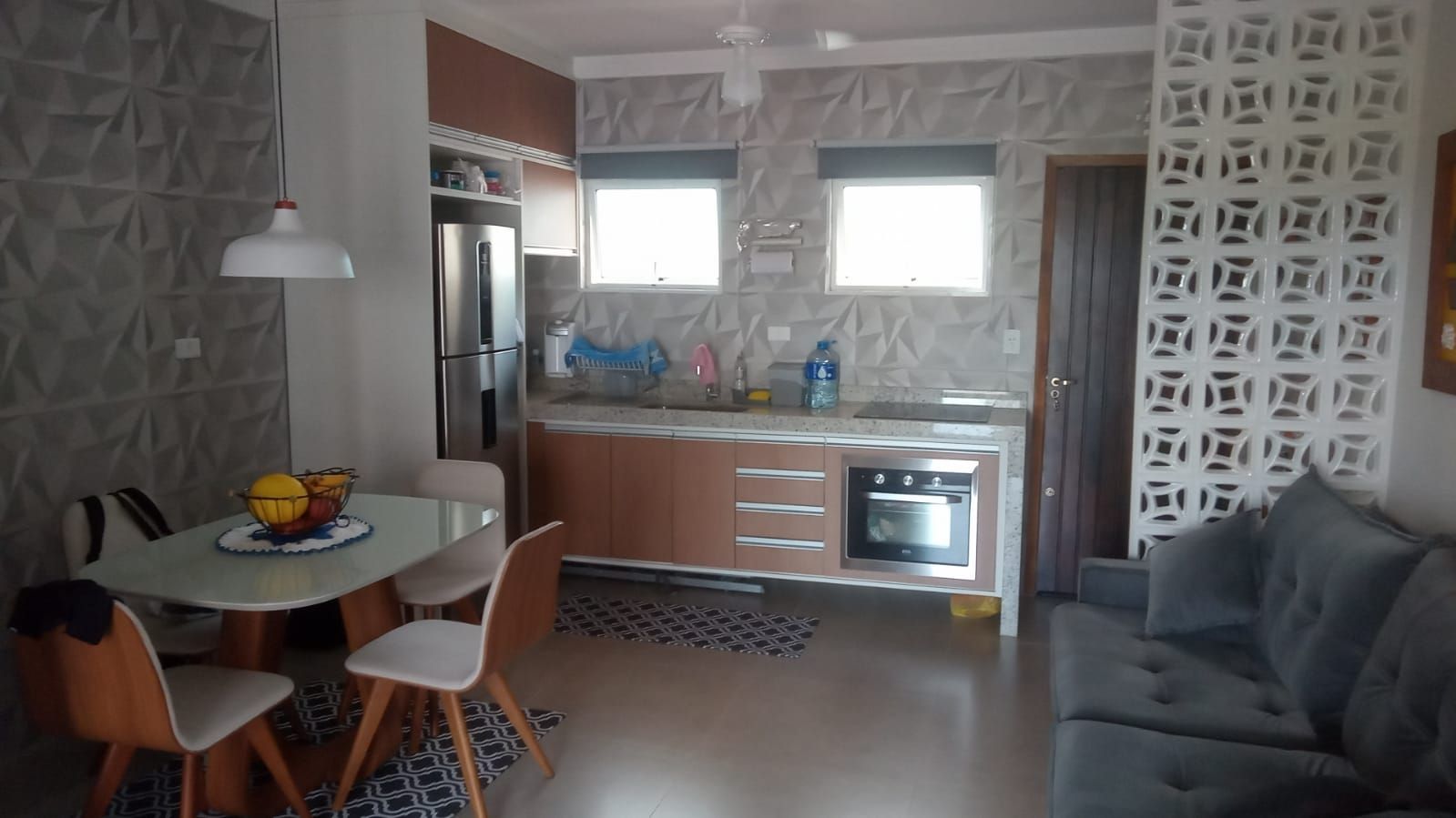 Apartamento Reformado com Vista para o Mar no Massaguaçu