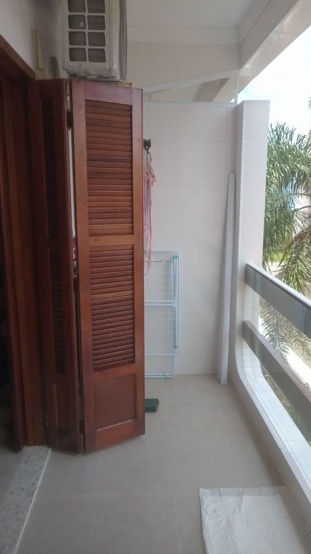 Apartamento Reformado com Vista para o Mar no Massaguaçu