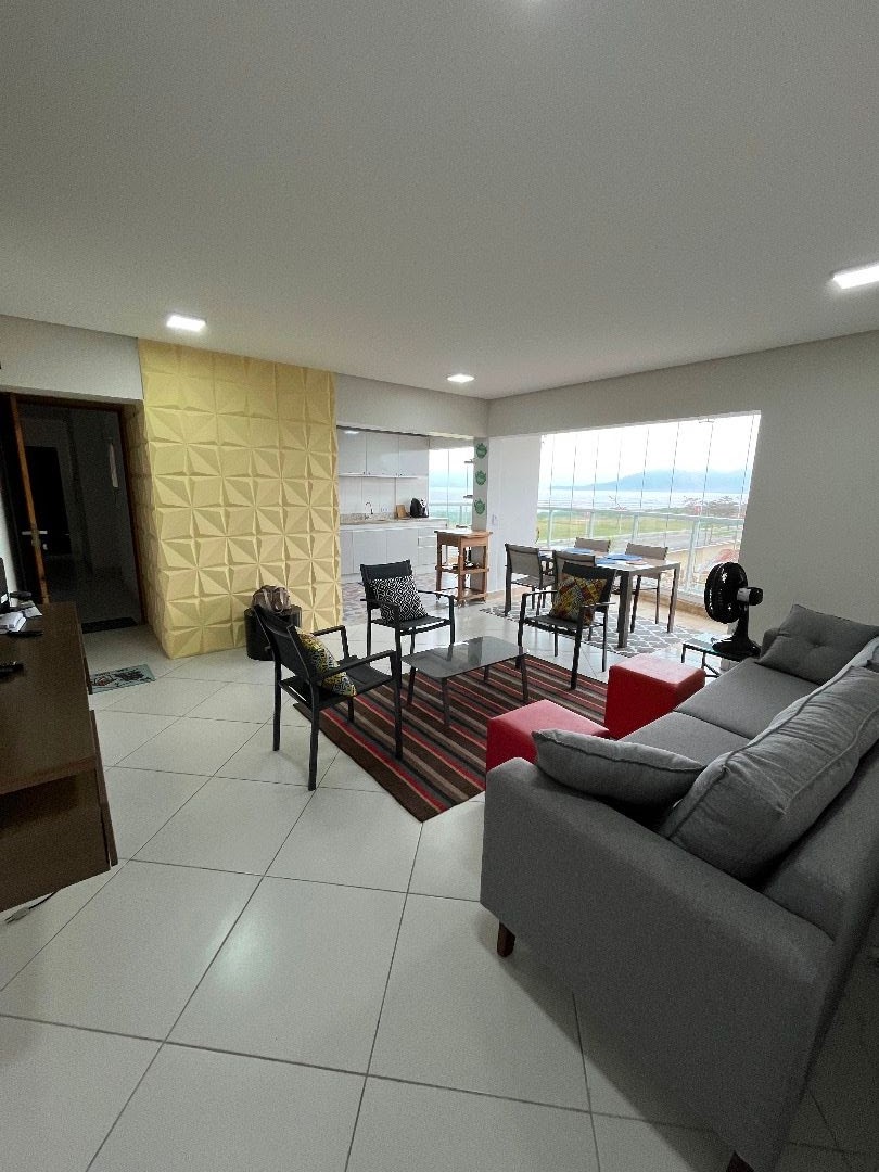 Apartamento com Vista para o Mar no Edifício Malbec, Praia do Indaiá