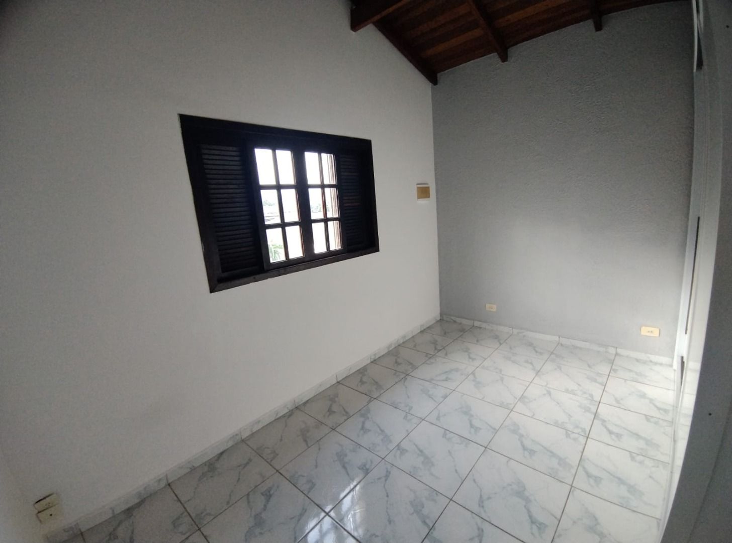 Sobrado com 3 Dormitórios e 2 Suítes no Pontal de Santa Marina